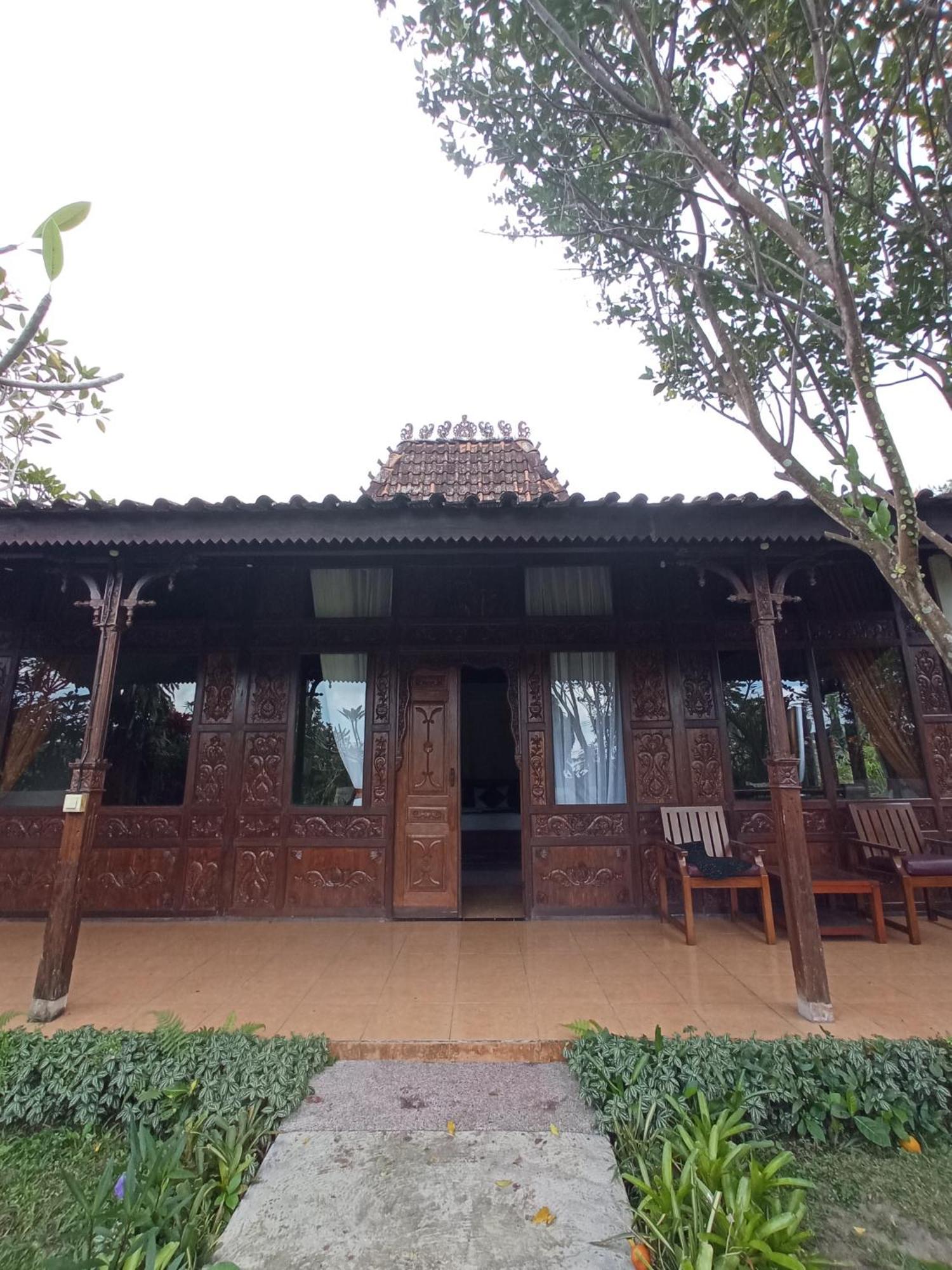 Inn Kampoeng Joglo Abangan