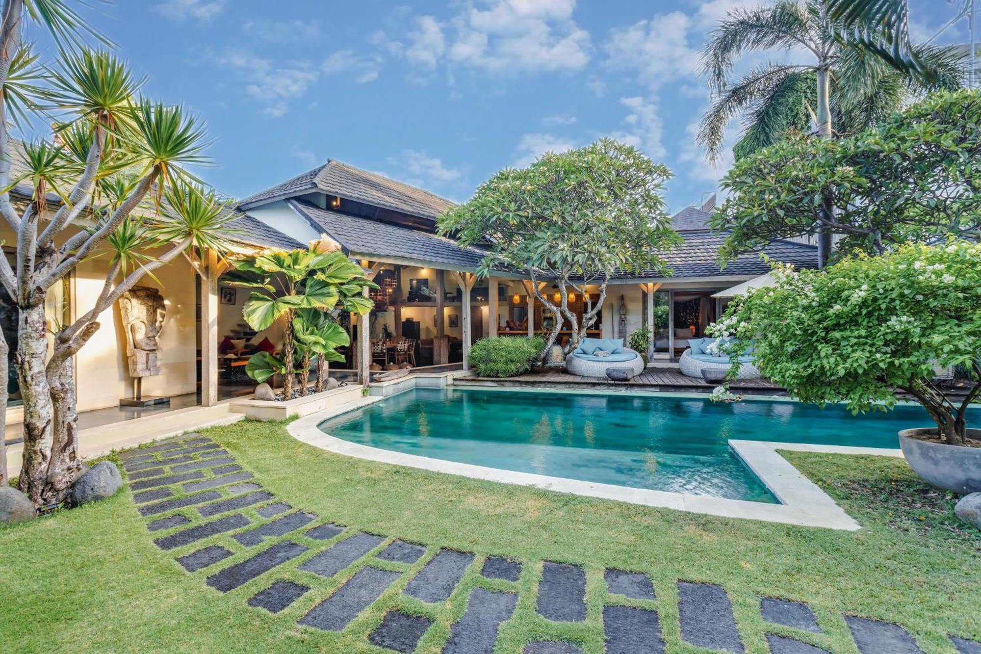 Villa Cinta Damai - Stunning & Stylish 4br Luxury In The Heart Of Seminyak, Just A 10-min Walk To The Seminyak (Bali)