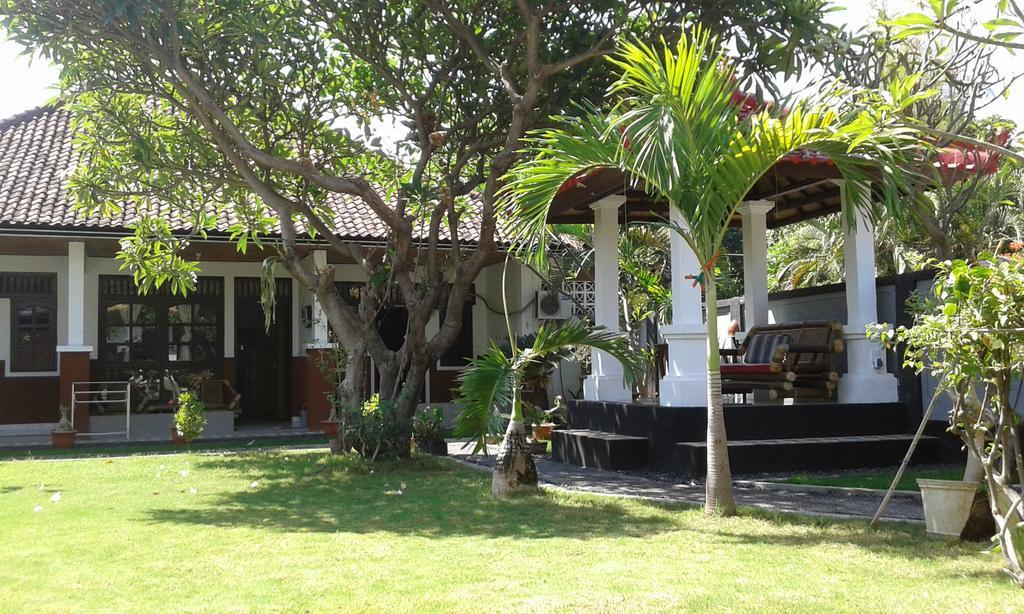 Wisma tamu Puri Mandhara *
