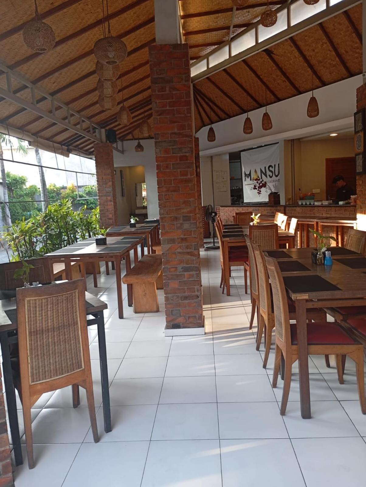 Hotel Mansu And Legian