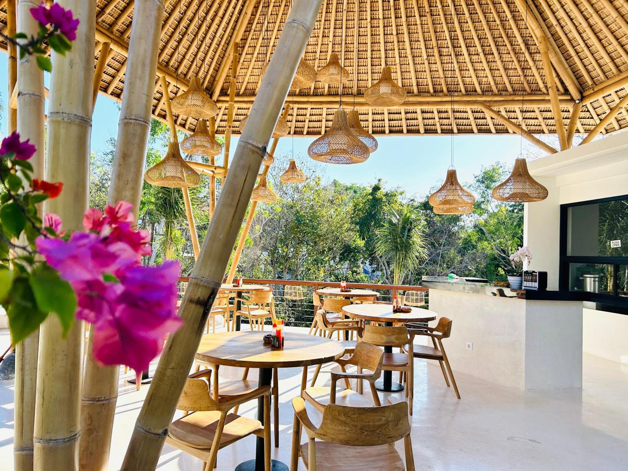 Tregge Surf Camp Uluwatu (Bali)