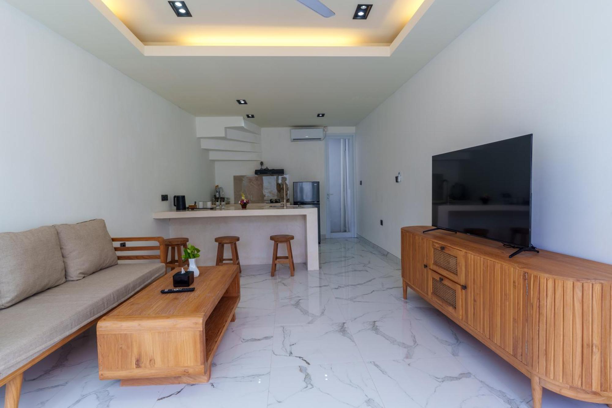 Hotel The Capital And 4*
