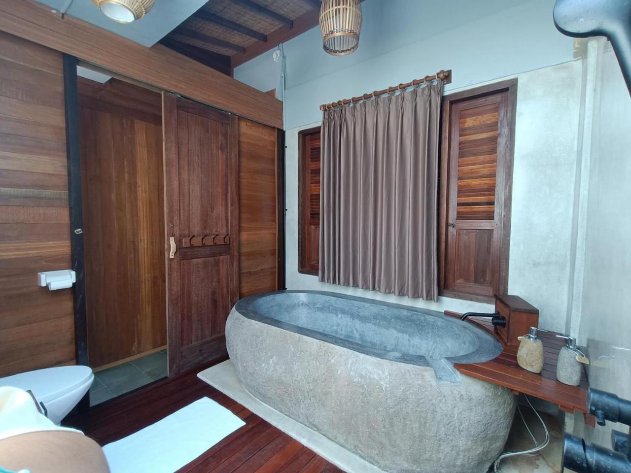 Putra'lebah Amed (Bali)