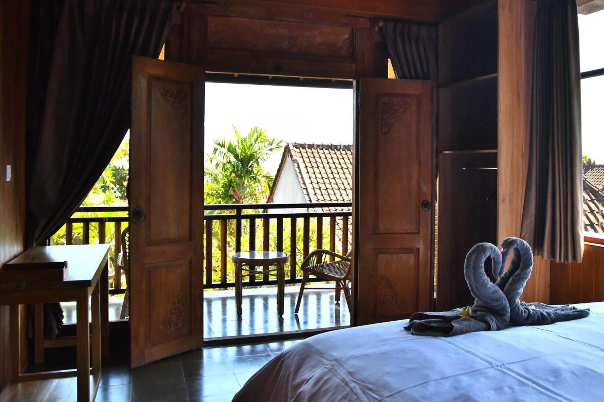 Putra'lebah Guest house *