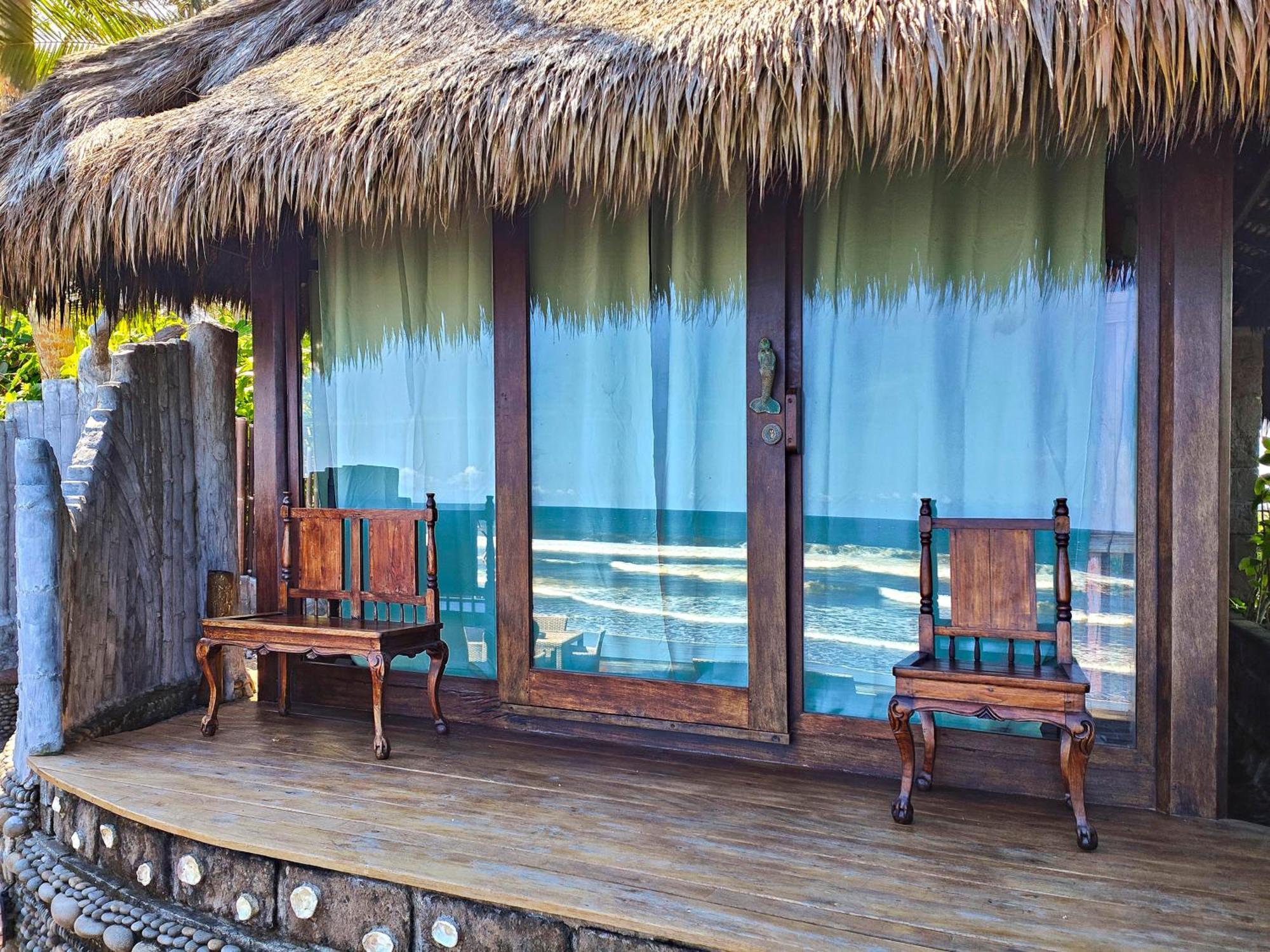 Villa Beachfront Nixie And The Sea