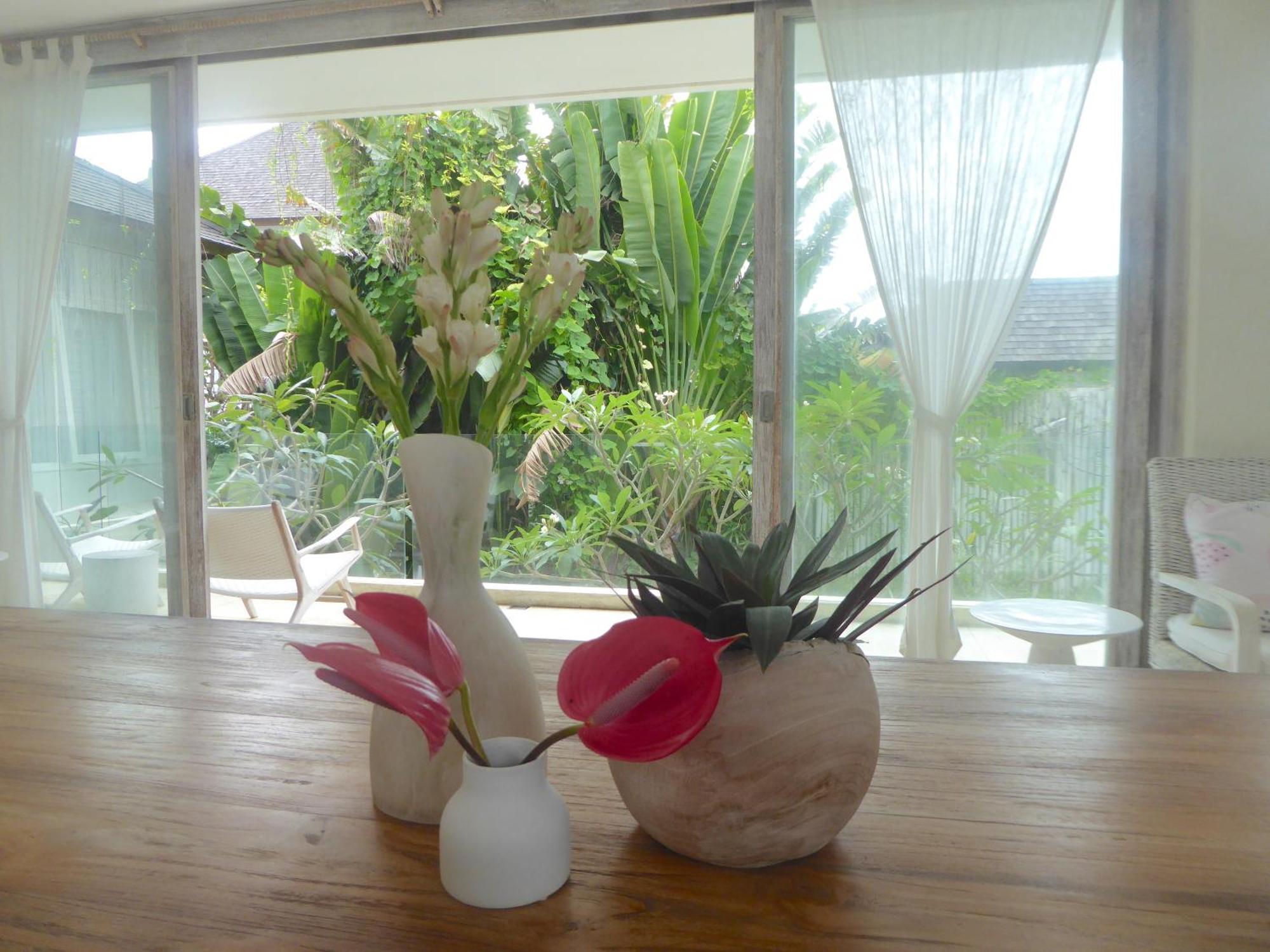 Bali Luxe Beachfront Rooftop Sunsets Villa *