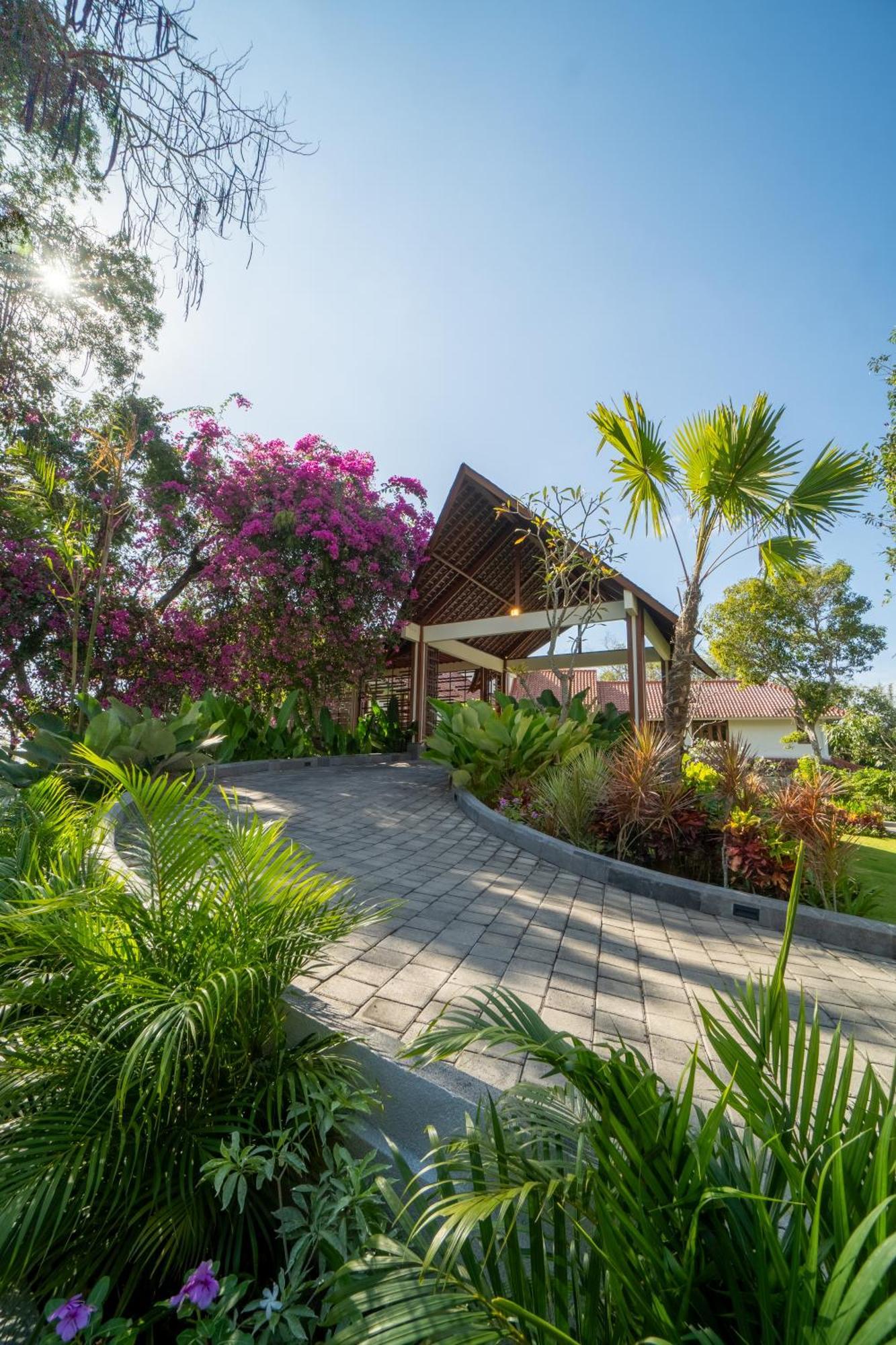 Arpana Luxury Private Pool