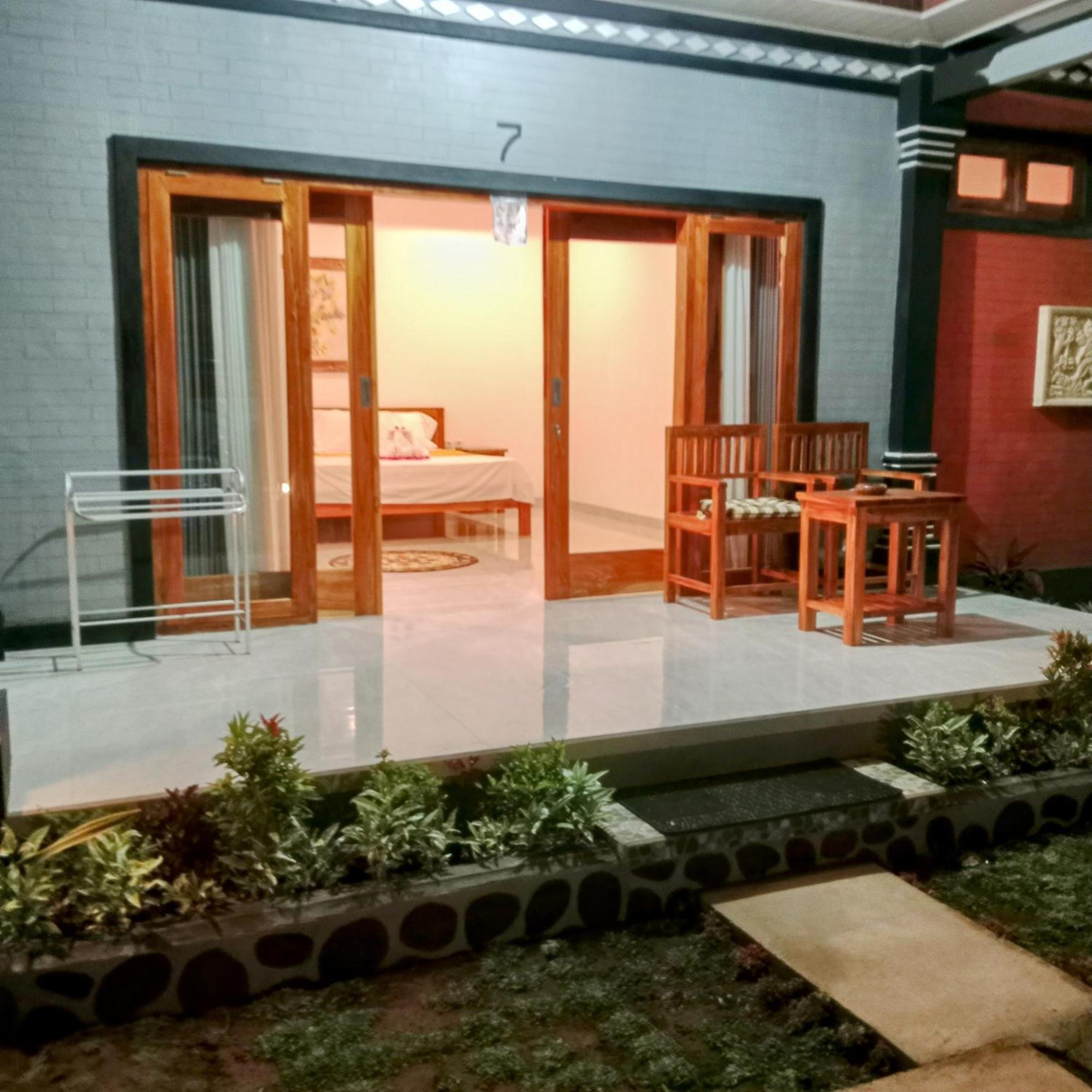 Jepun Lovina Guest house *