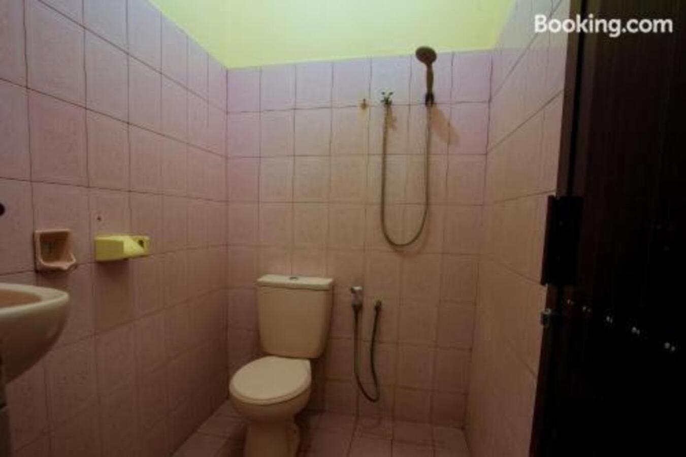 Segara Sadhu Apartment *