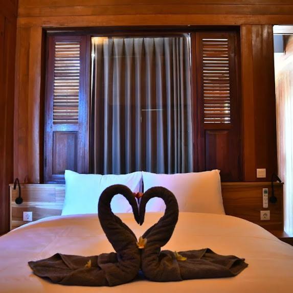 Putra'lebah Guest house *