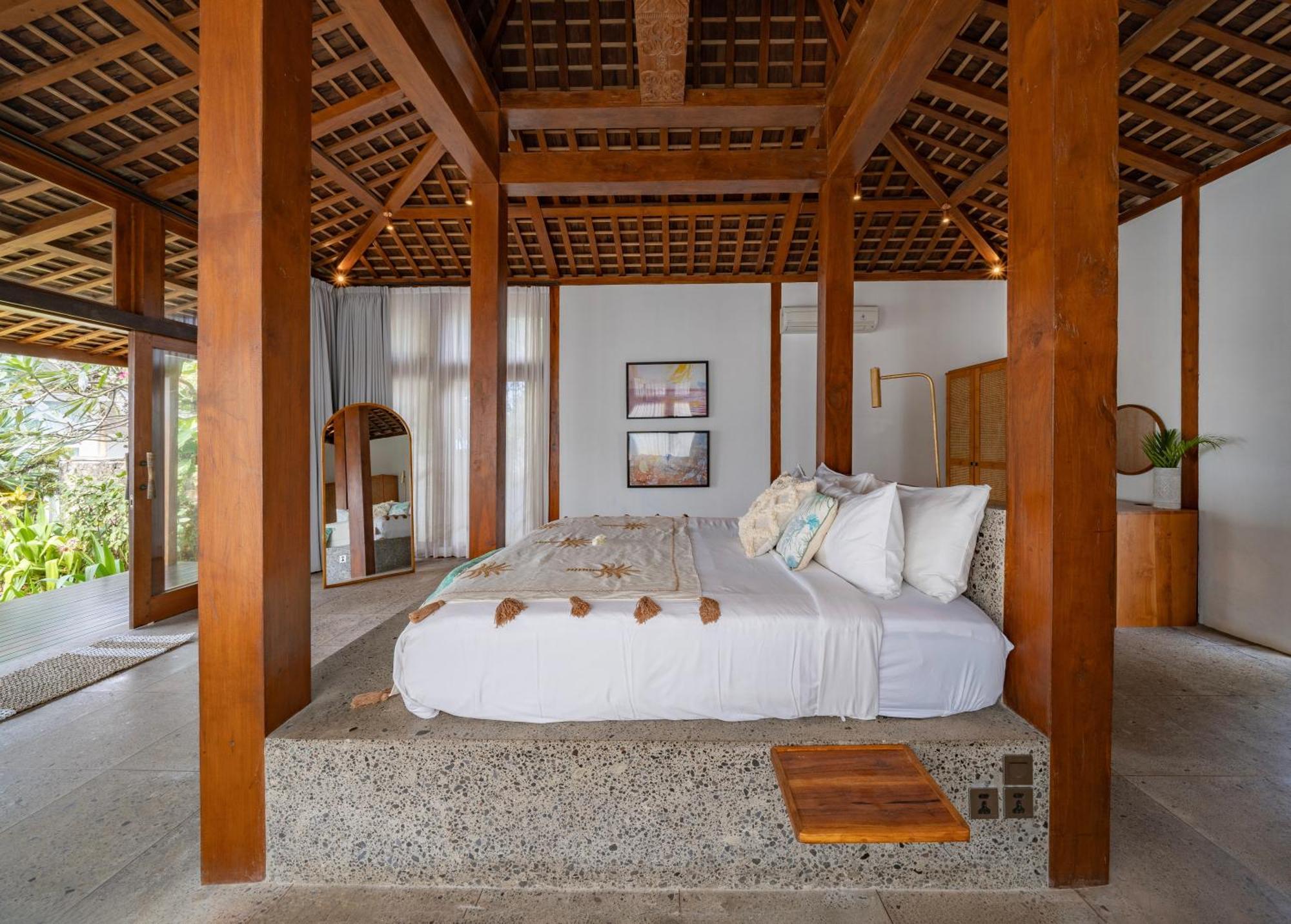 Nusa Del Rey Villa *
