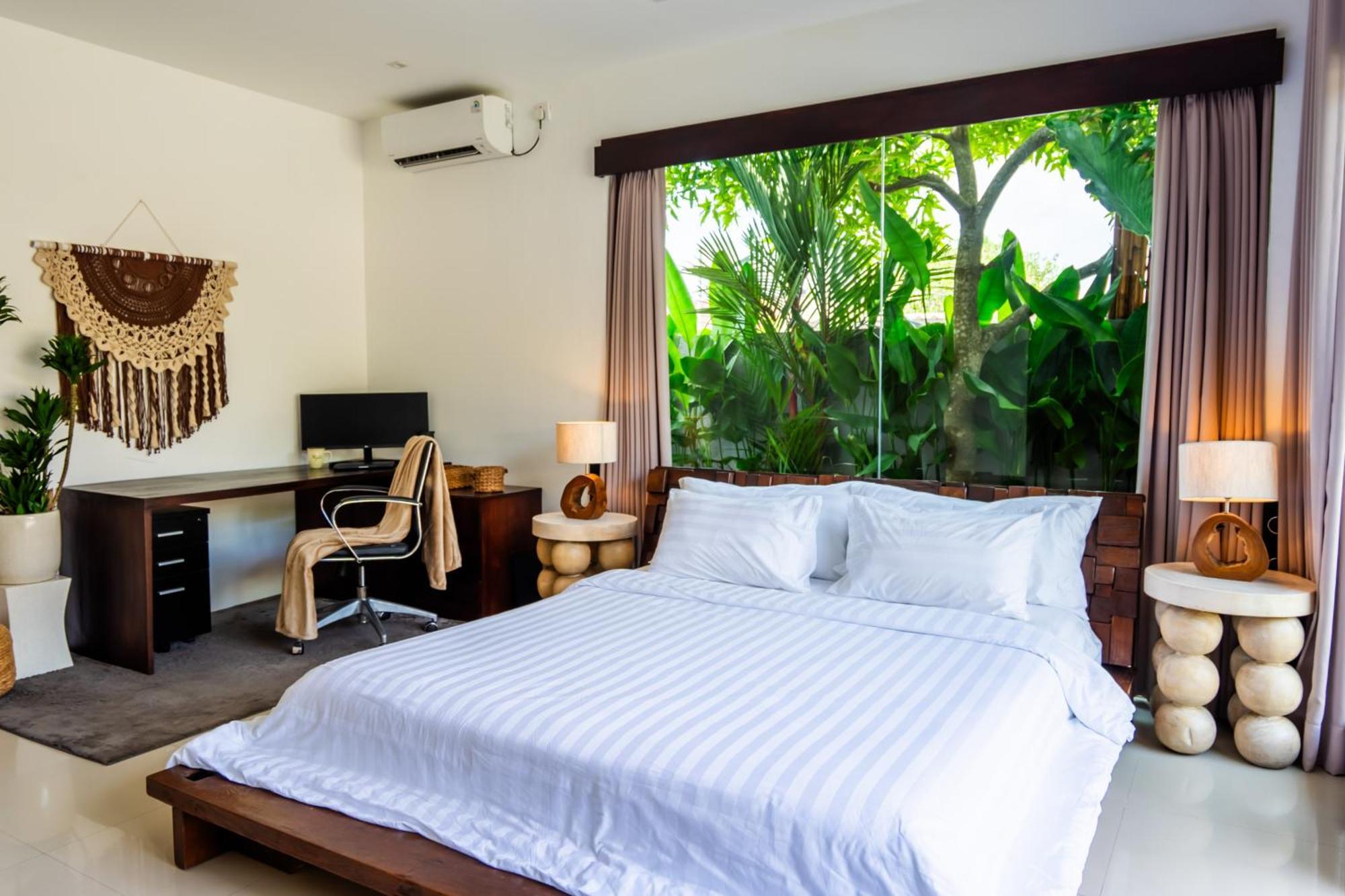 Skyfall Luxury Beach *
