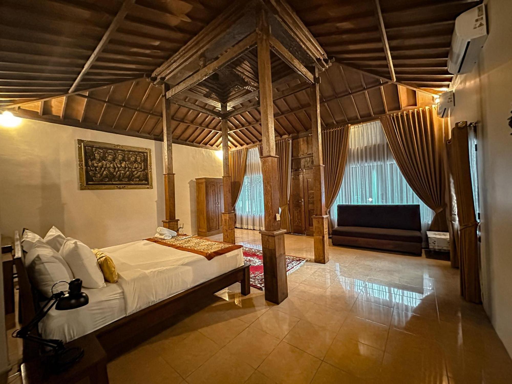 Inn Kampoeng Joglo Abangan