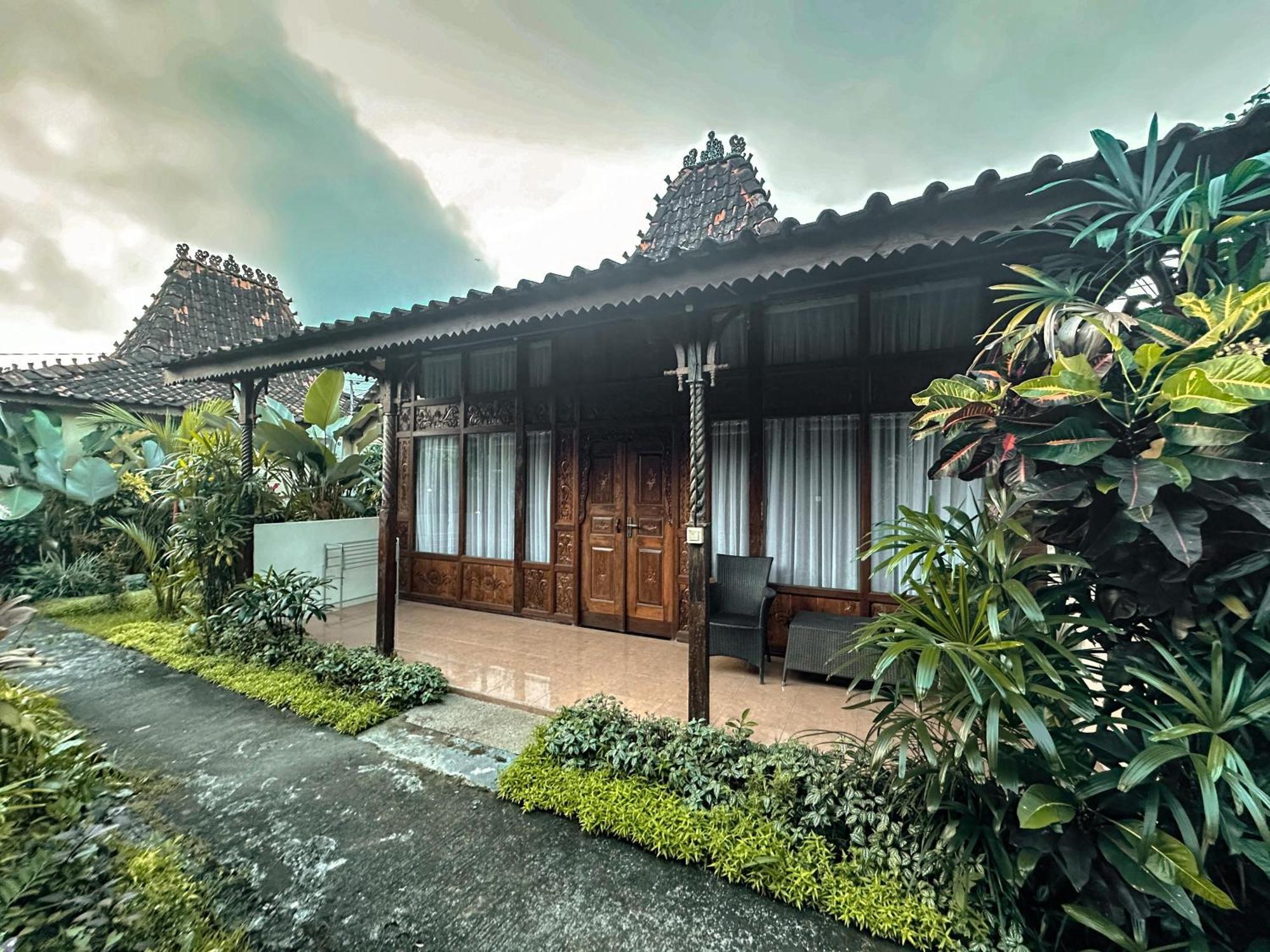 Inn Kampoeng Joglo Abangan 3*