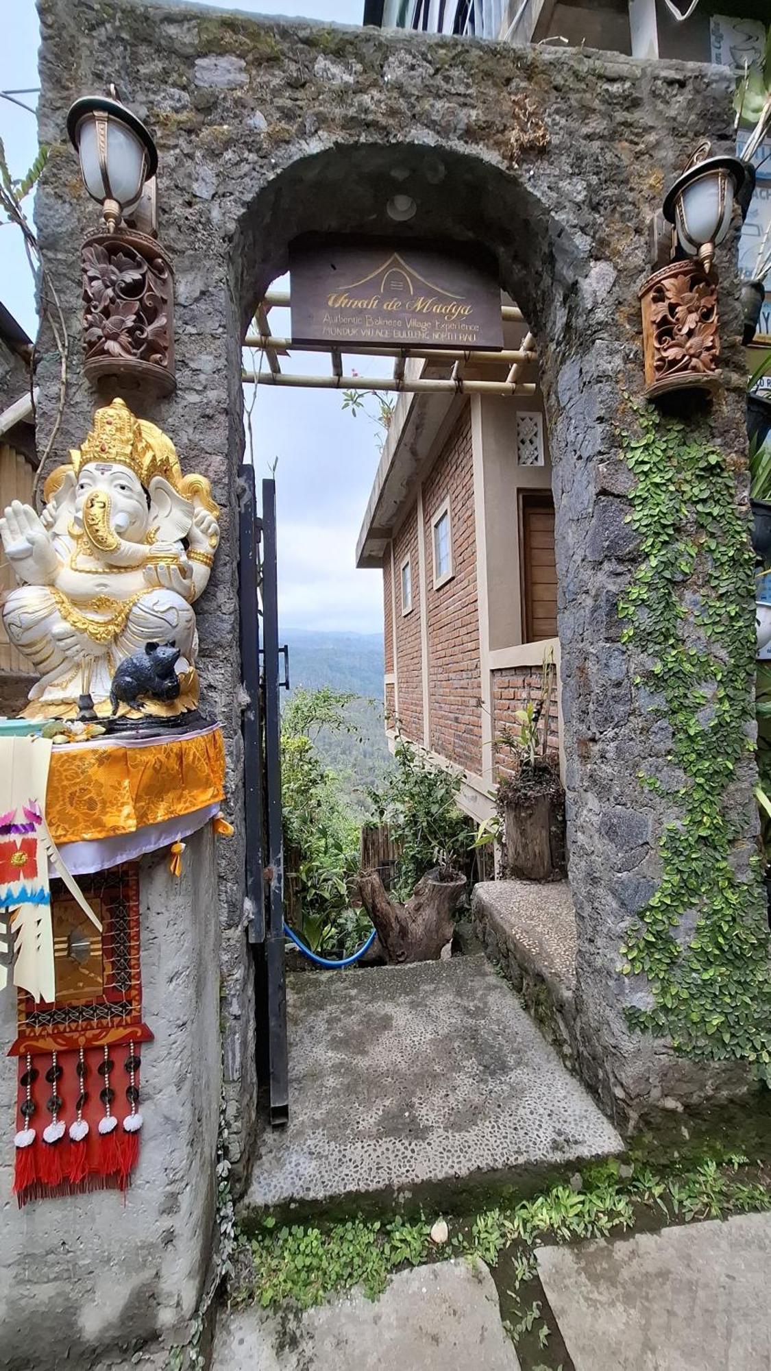 Umah De Madya & Rooftop De Madya Guest house