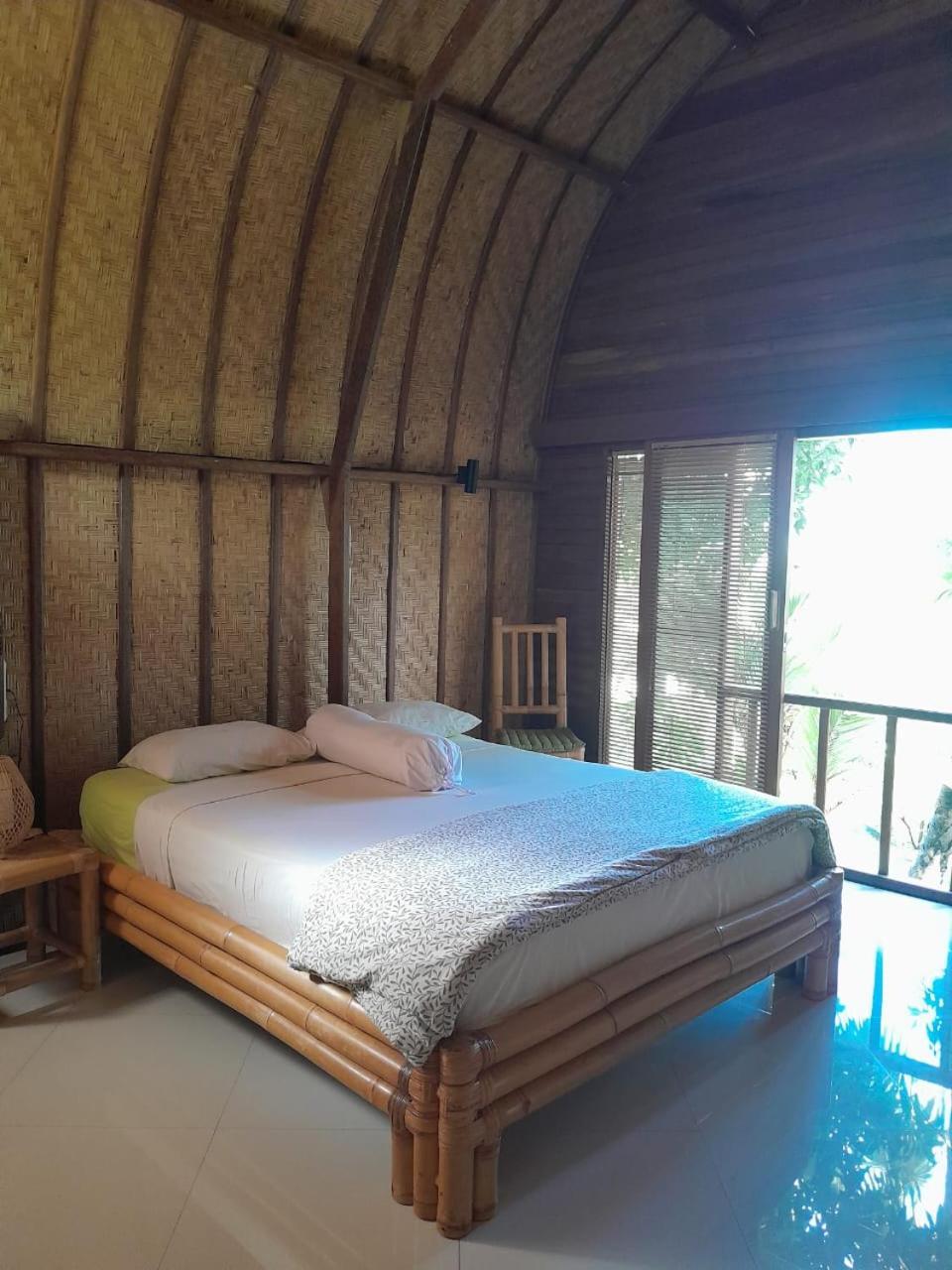 Cantik Sambirenteng Bed & Breakfast