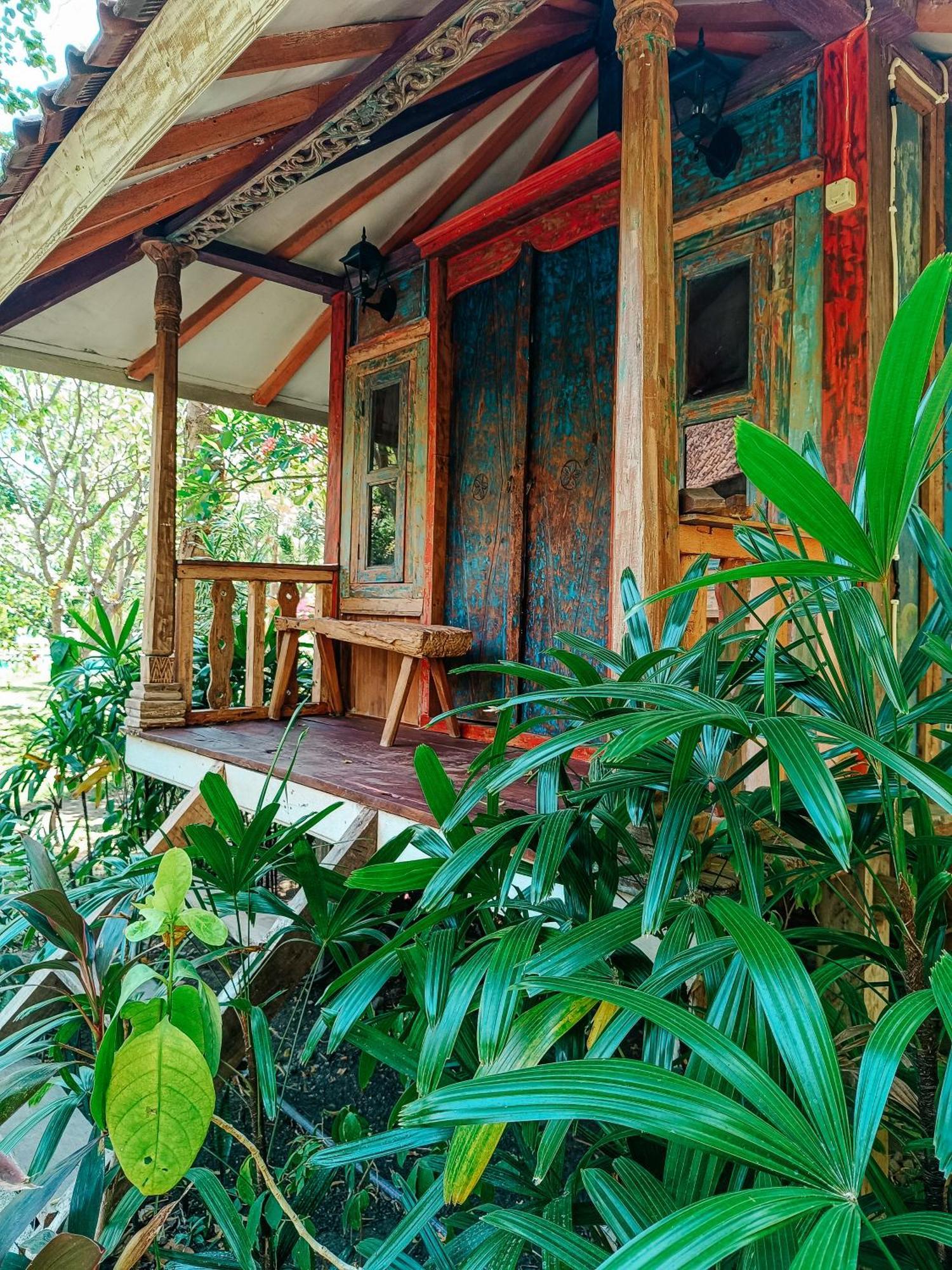 Alaya Lodge *