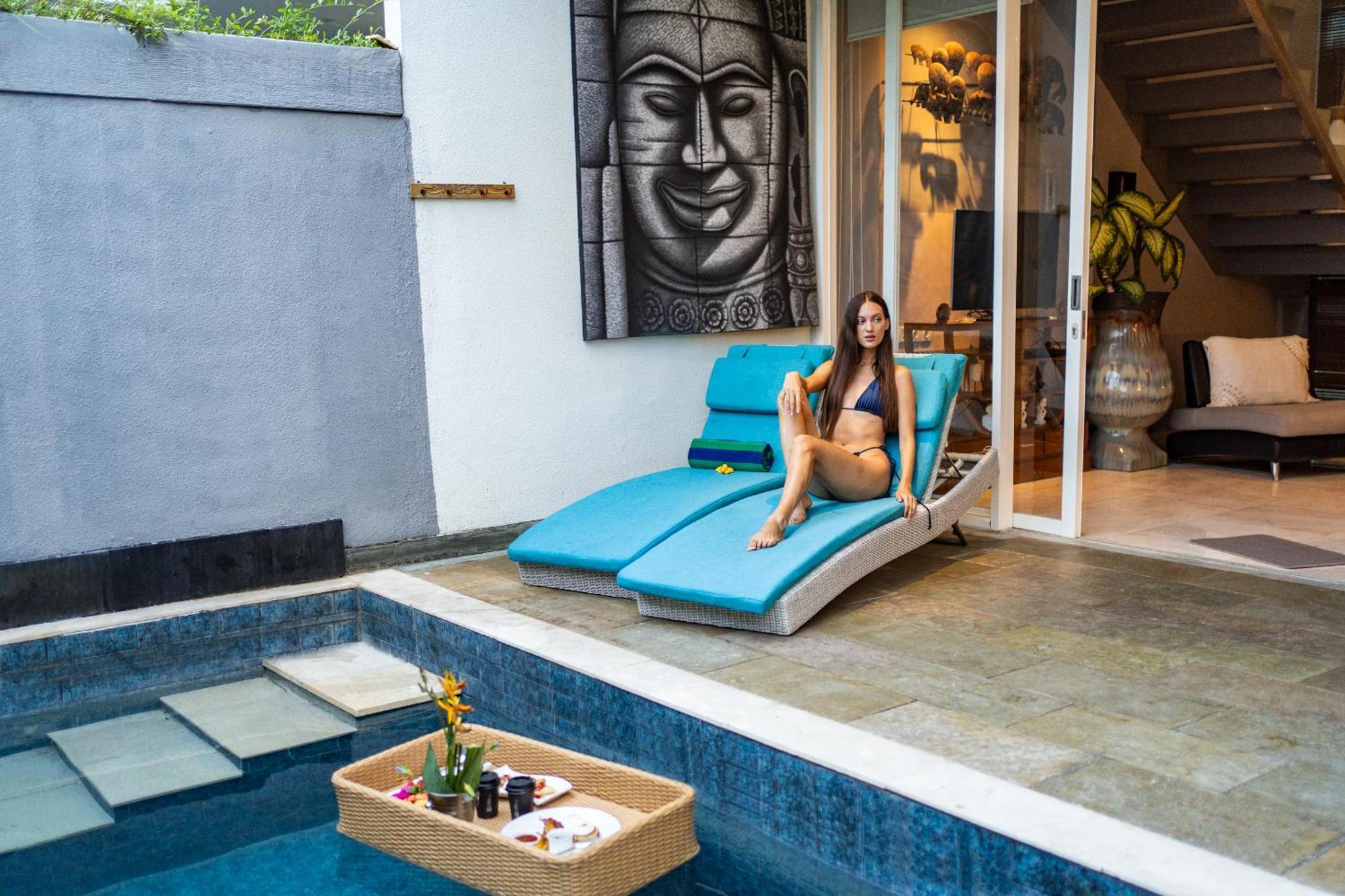 Aq-va & Seminyak Hotel Legian (Bali)