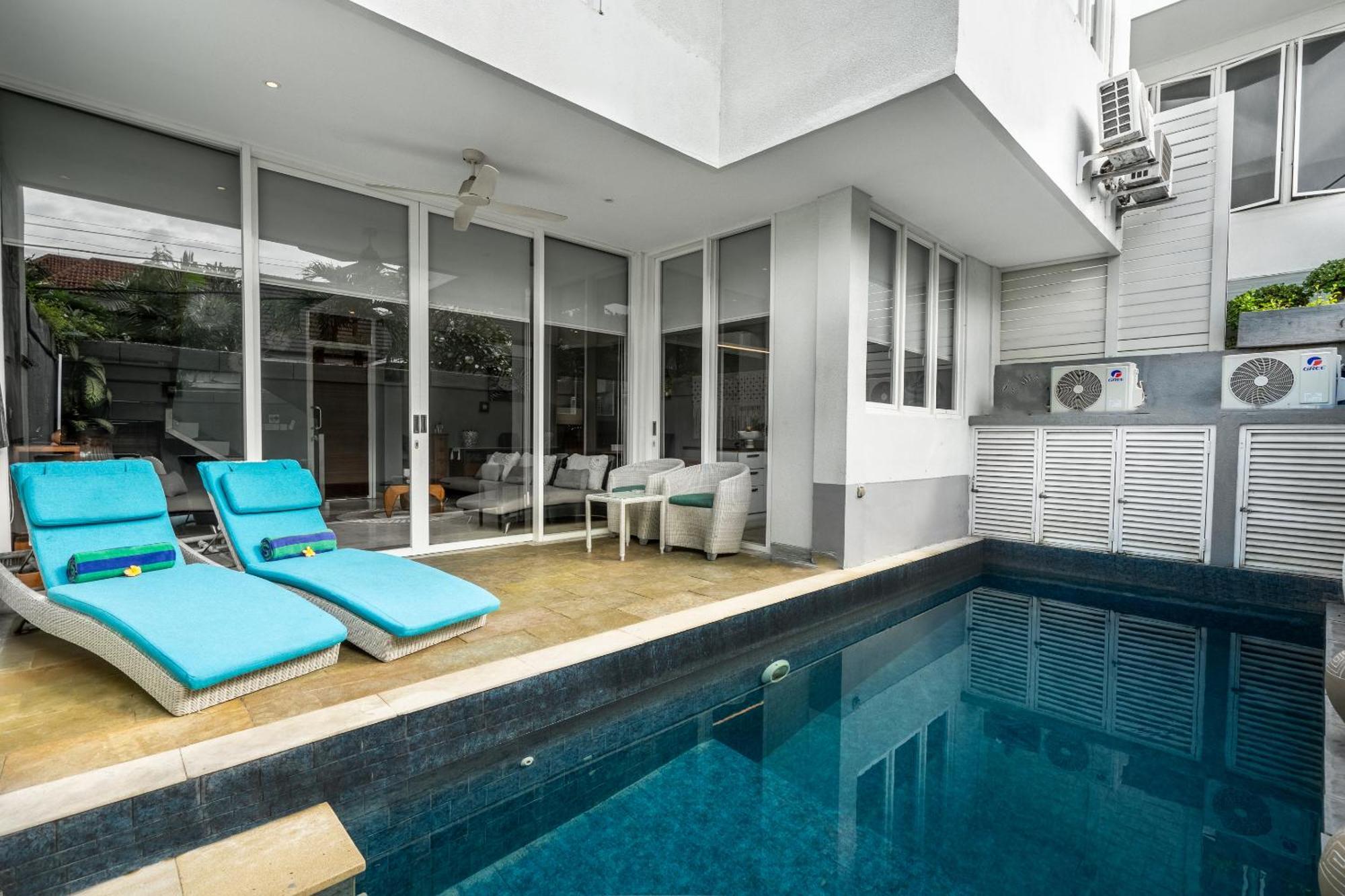 Aq-va & Seminyak