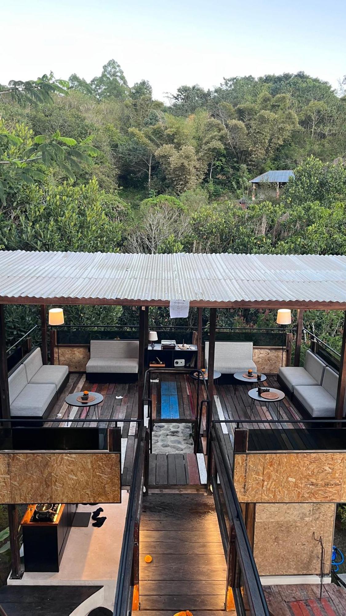 Nirata Treehouse Guest house *