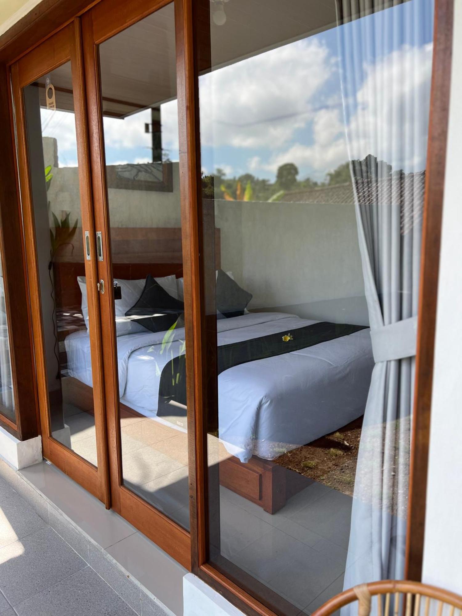 Bisbis House Iseh Village Wisma tamu