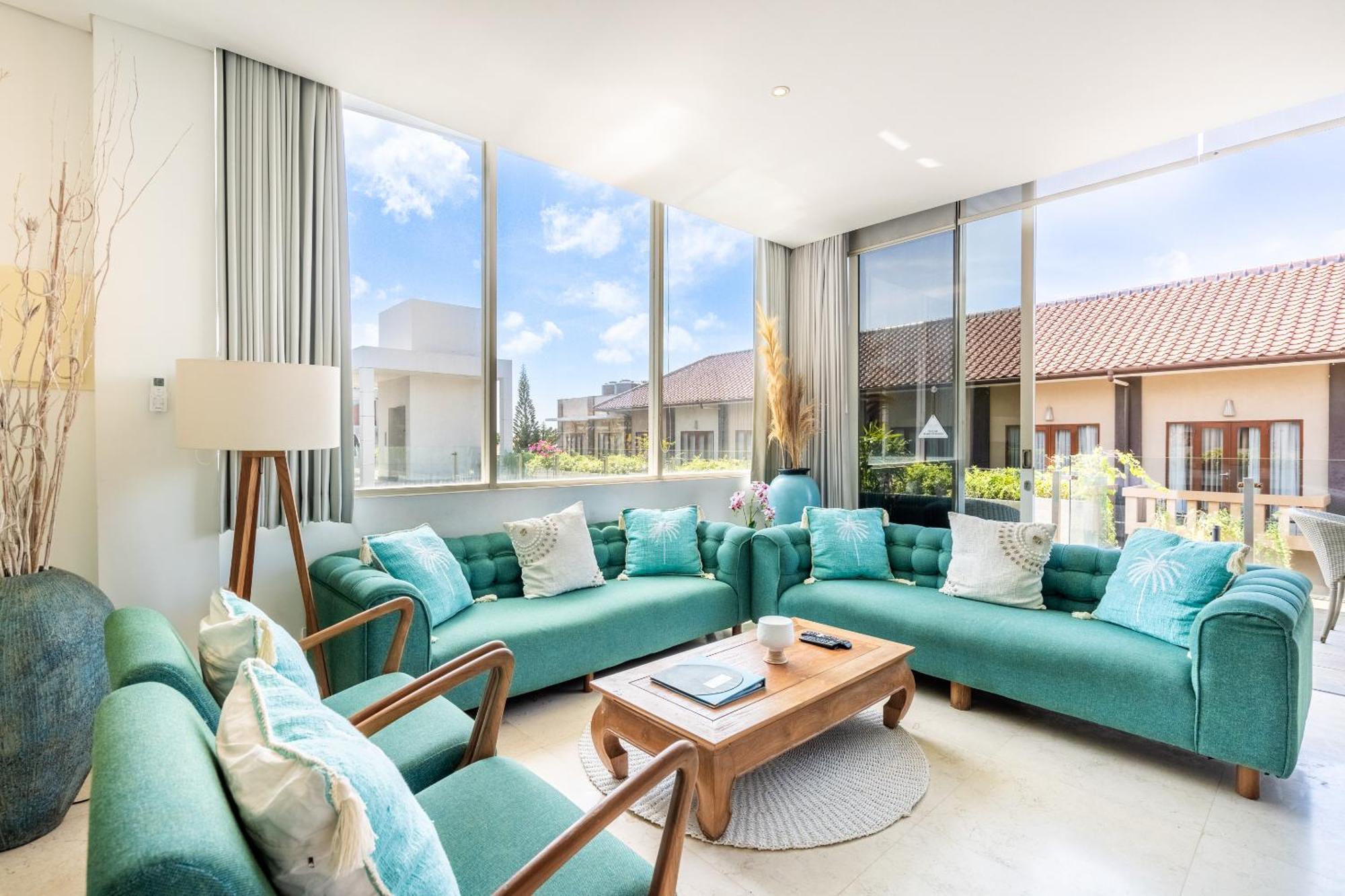 Aq-va & Seminyak Hotel 4*