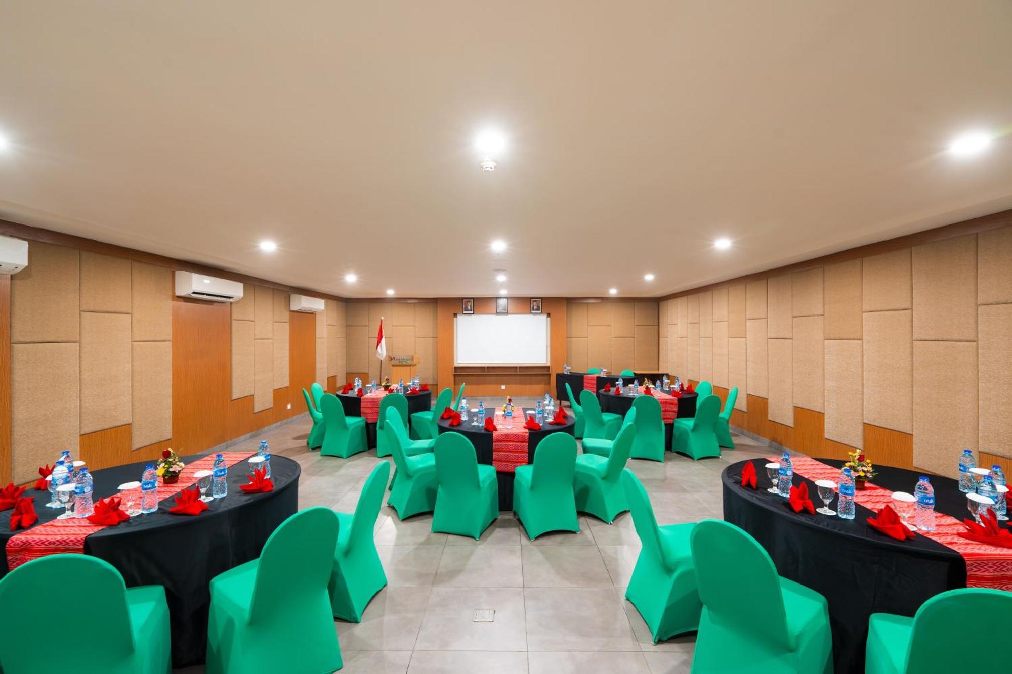Swiss-belexpress Kuta Hotel 3*