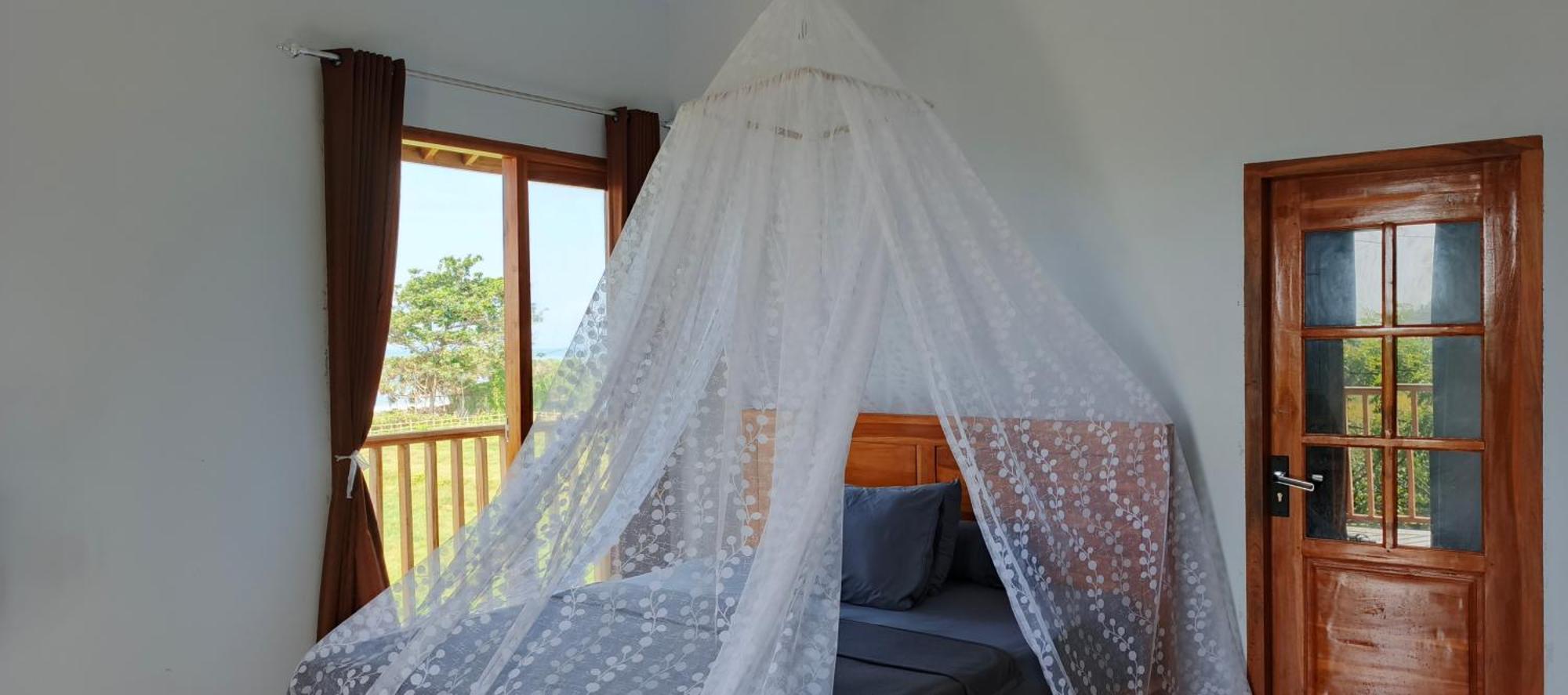 Friend House & Surf Airsatang