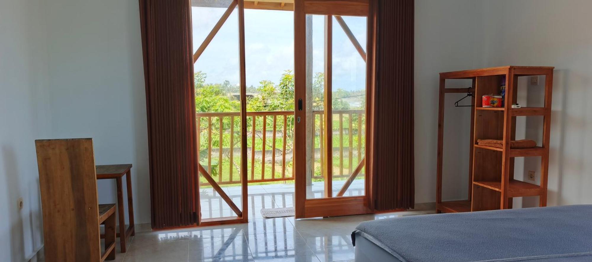 Friend House & Surf * Airsatang