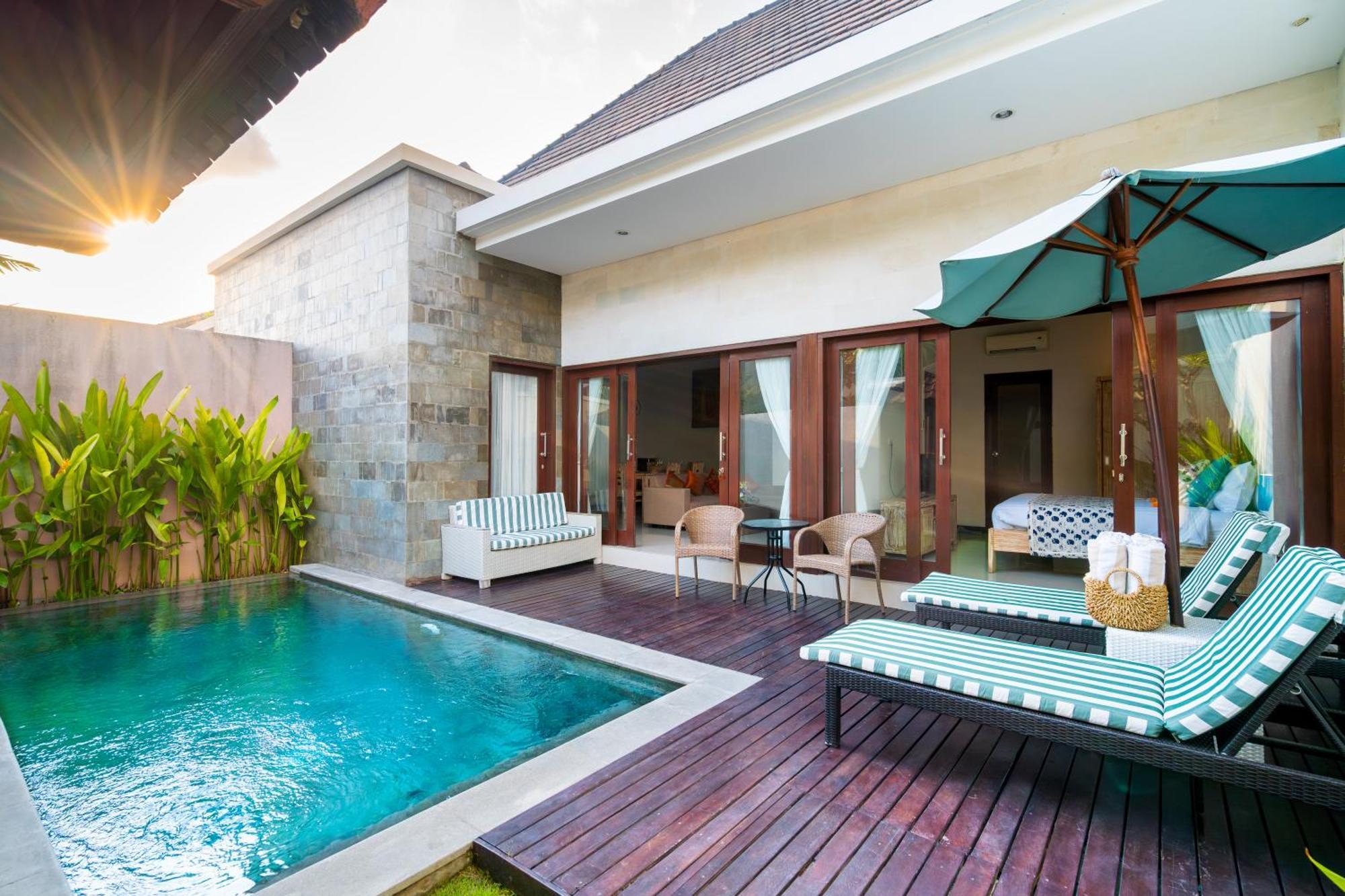 Villa Sebelas Legian *