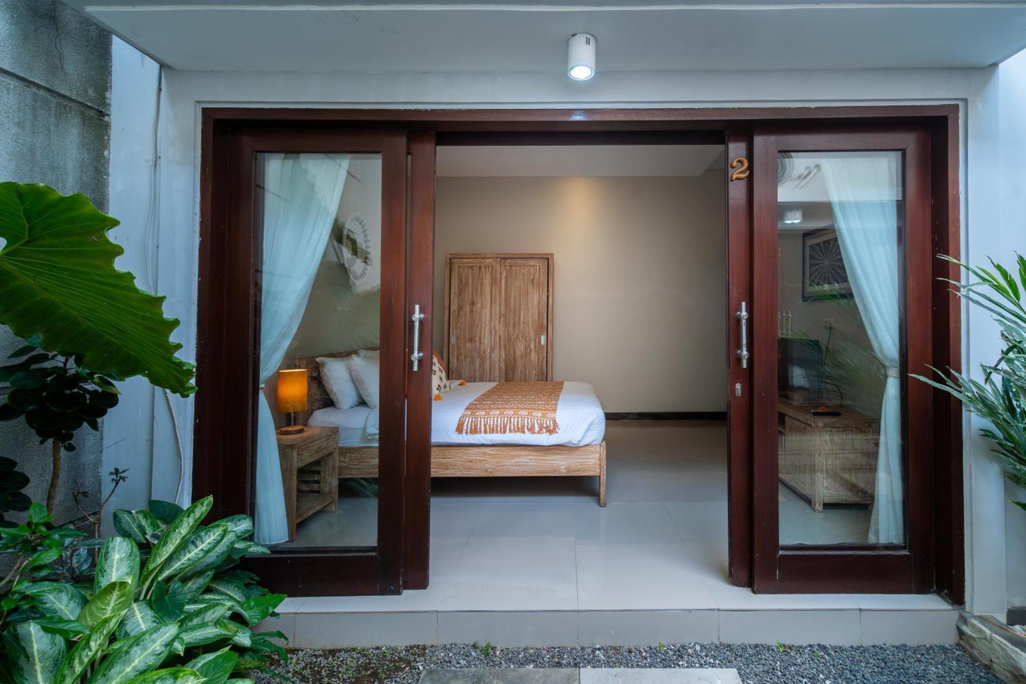 Sebelas Legian Villa *