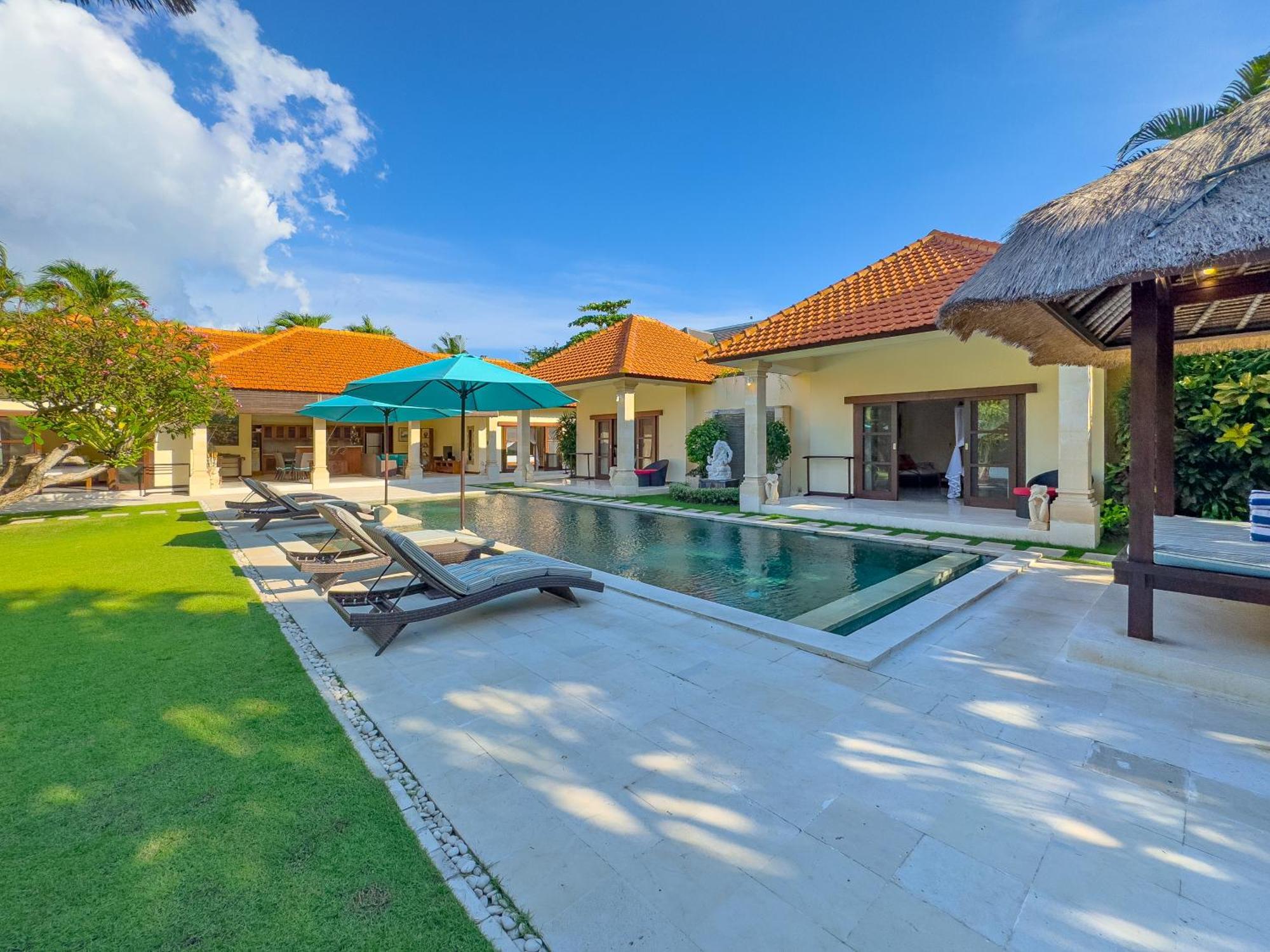 Vara Managed By Bugis Villa Seminyak (Bali)