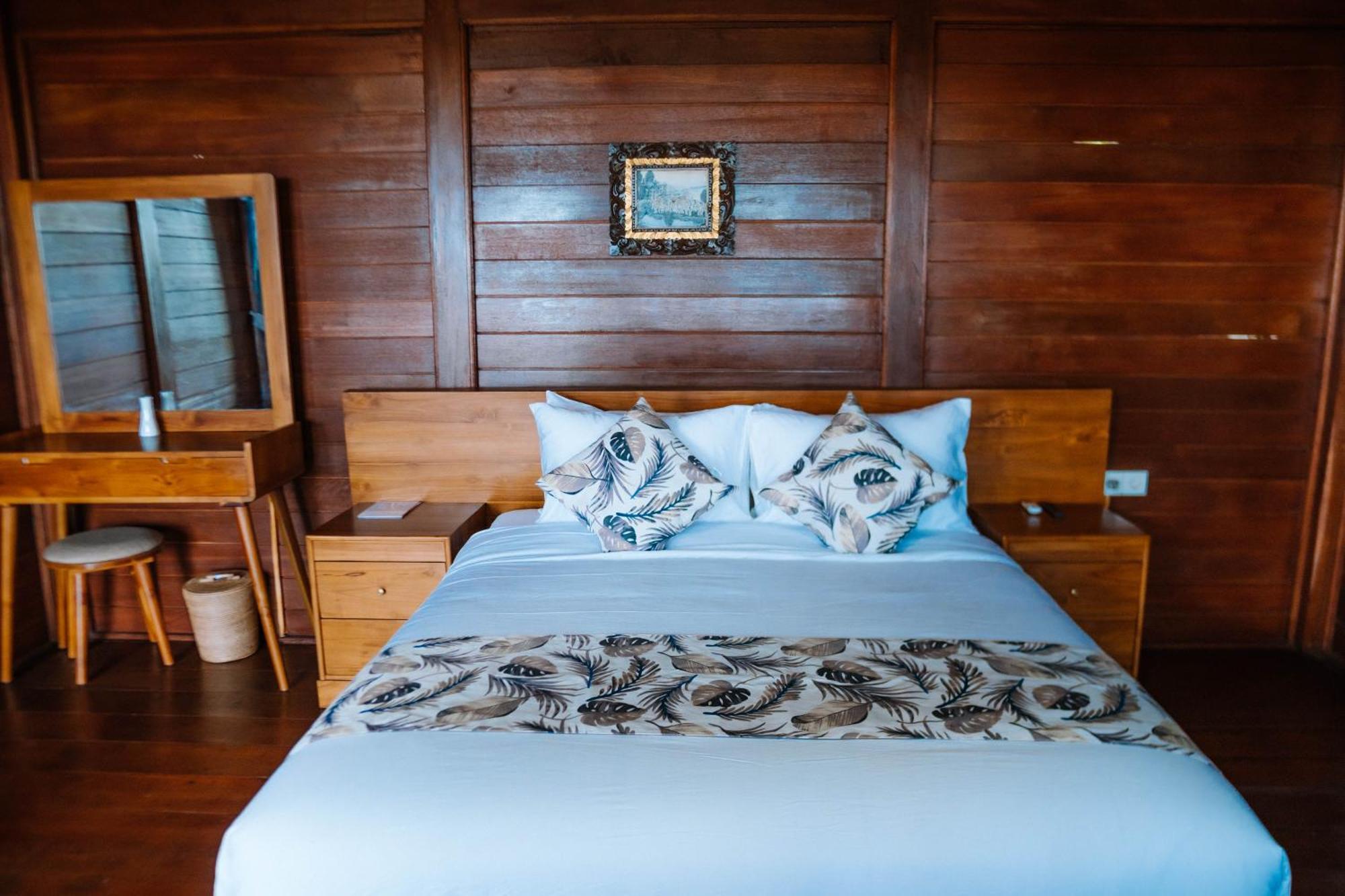 Hotel Point Retreats