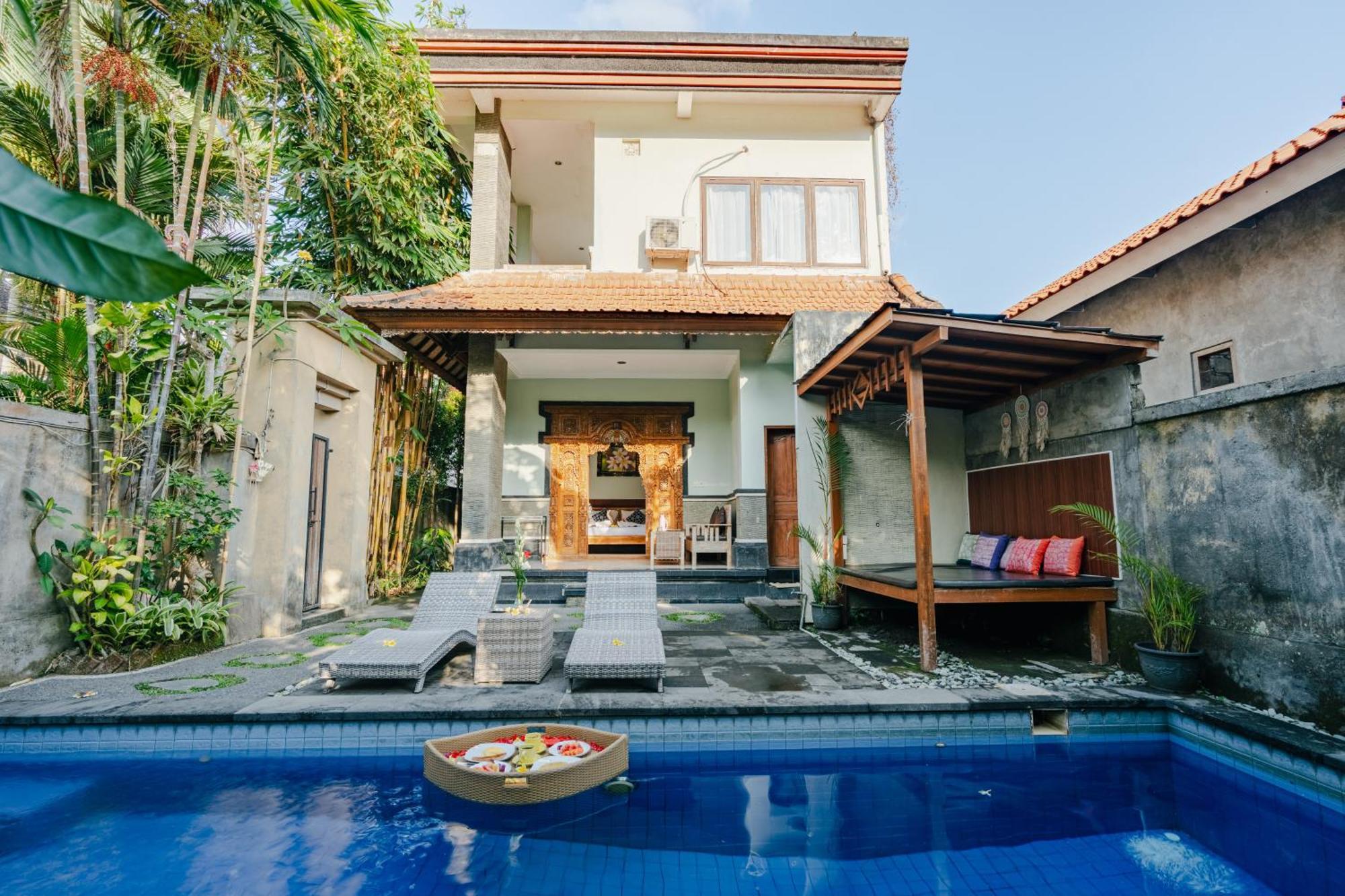 Sebujan Grand Aurora 2*