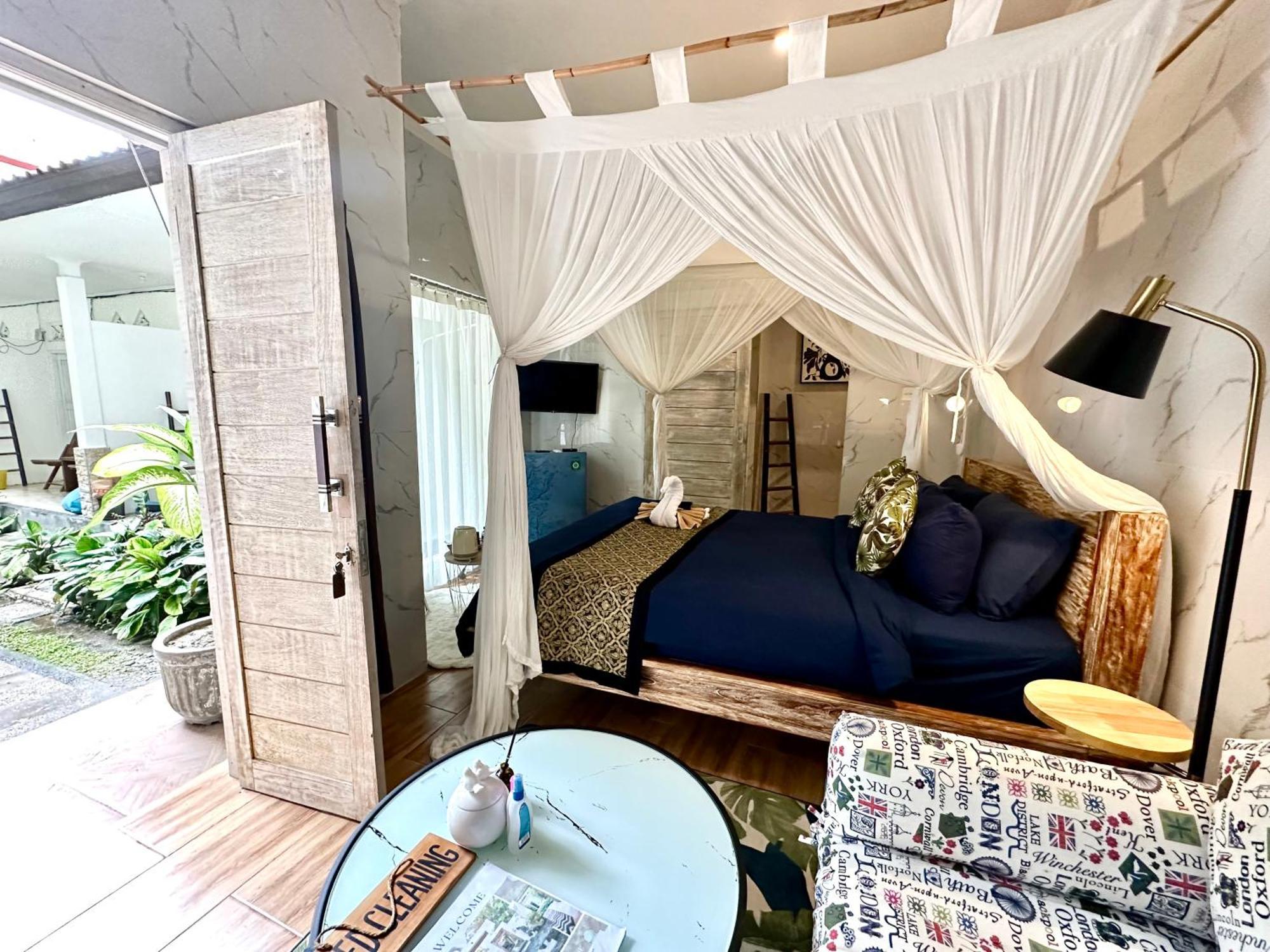 Kubu Guest house Seminyak (Bali)