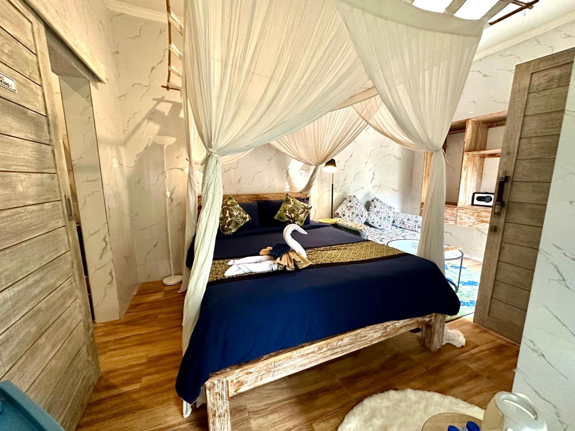 Kubu * Seminyak (Bali)