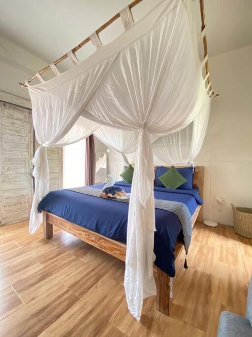 Kubu * Seminyak (Bali)