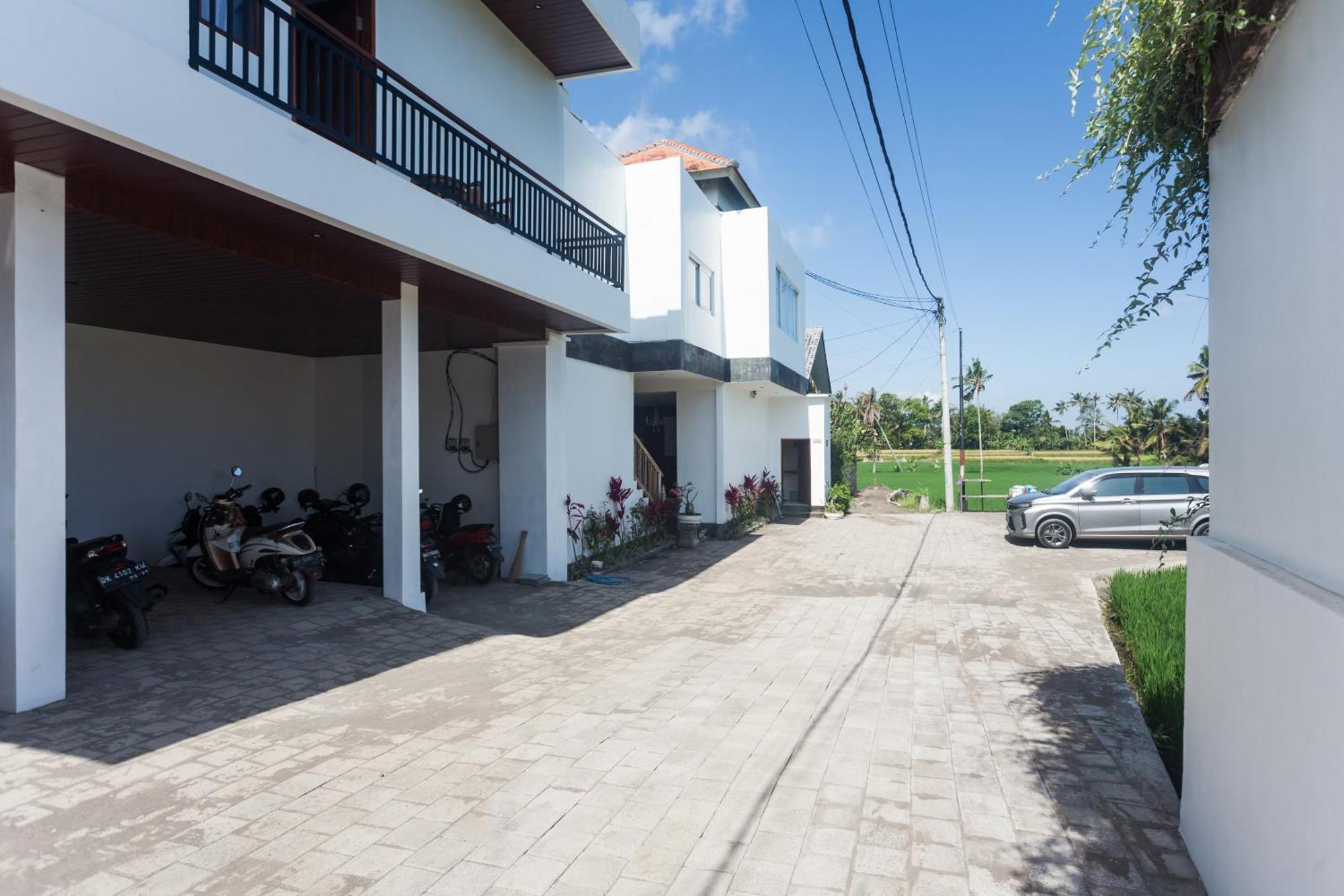 Hotel Sujiwa &