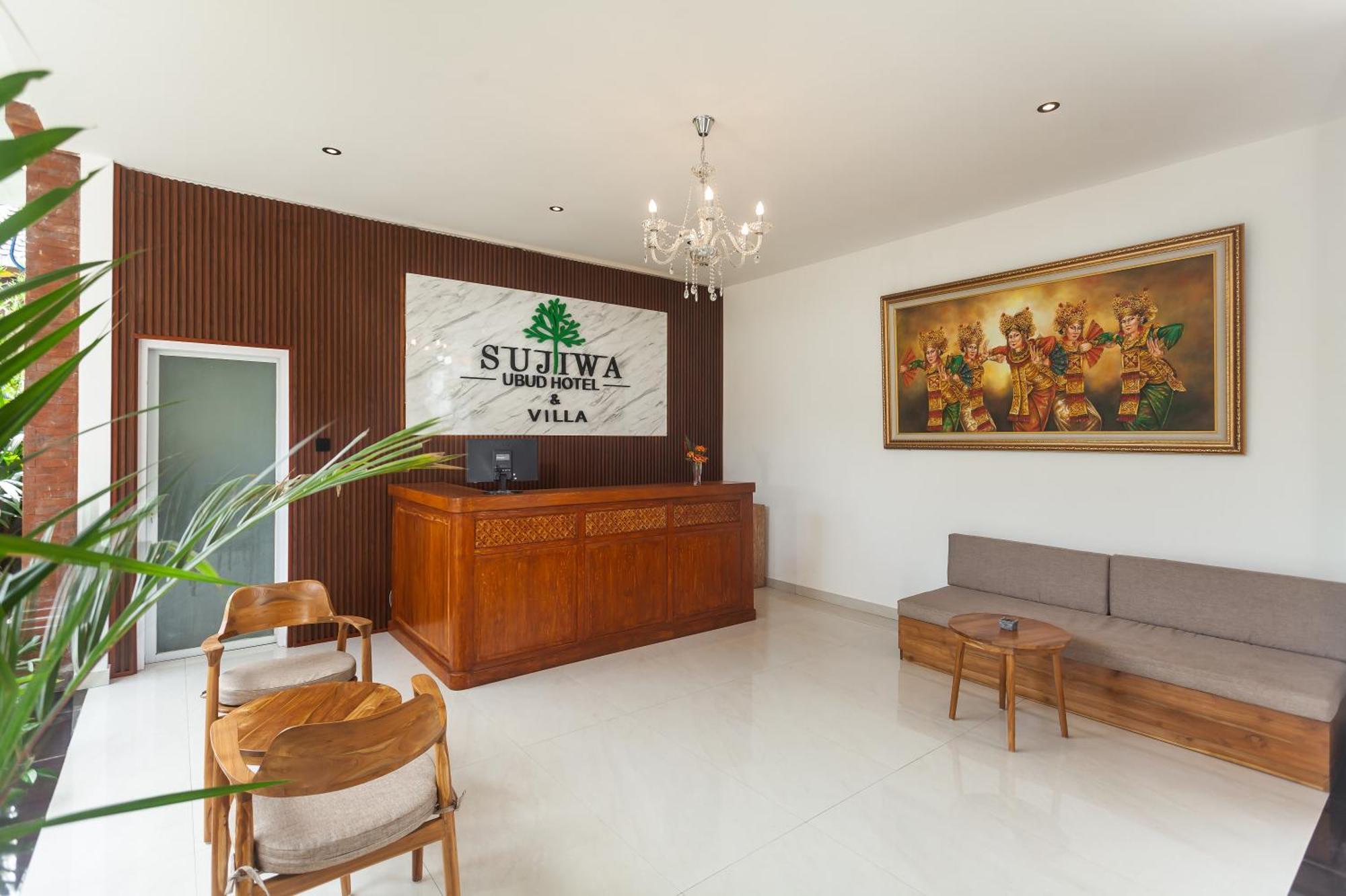 Sujiwa & Hotel 3*