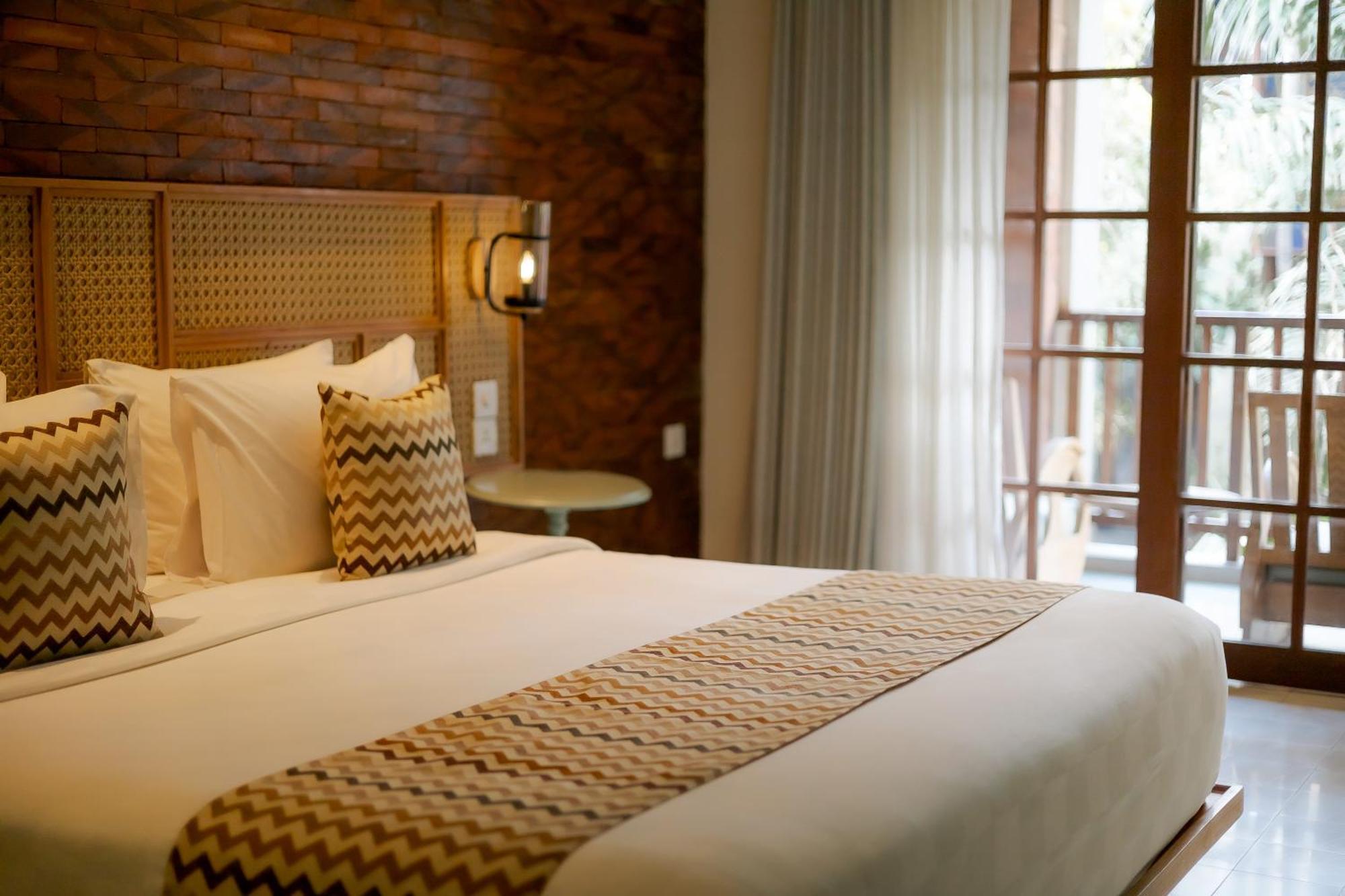 Fourteen Roses Boutique Hotel, Kuta 4* Legian (Bali)