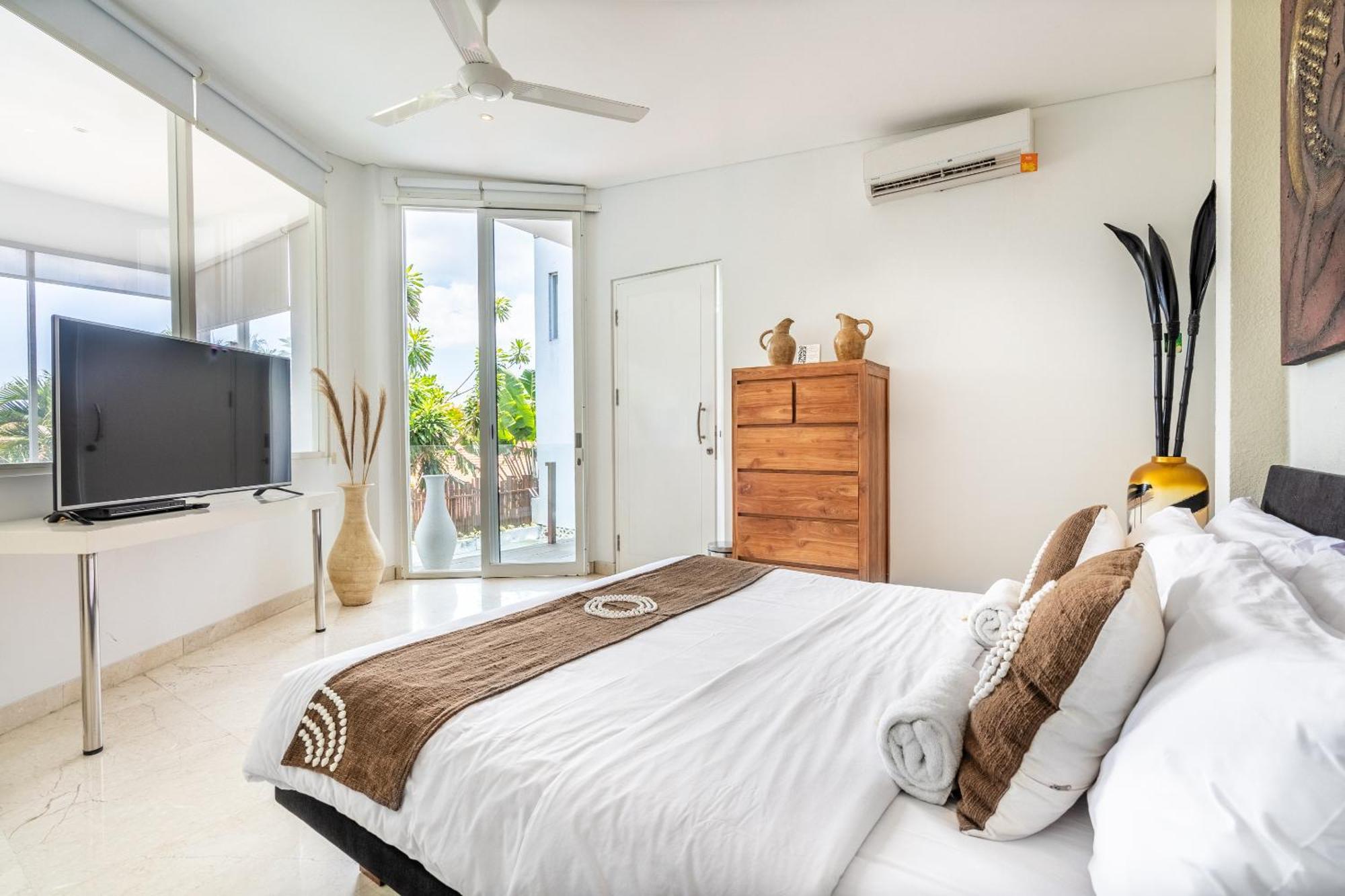 Aq-va & Seminyak 4*