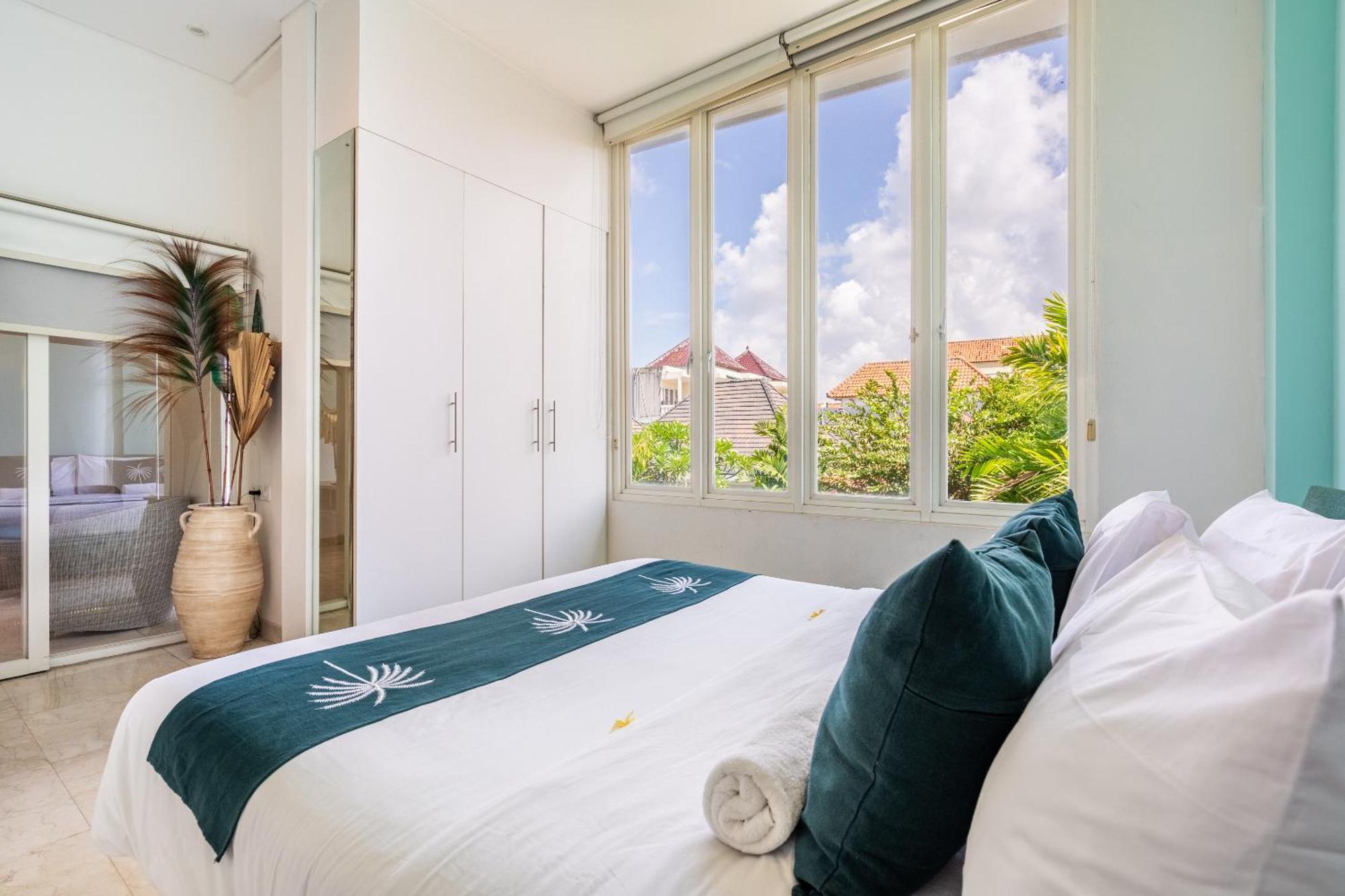 Hotel Aq-va & Seminyak Legian (Bali)