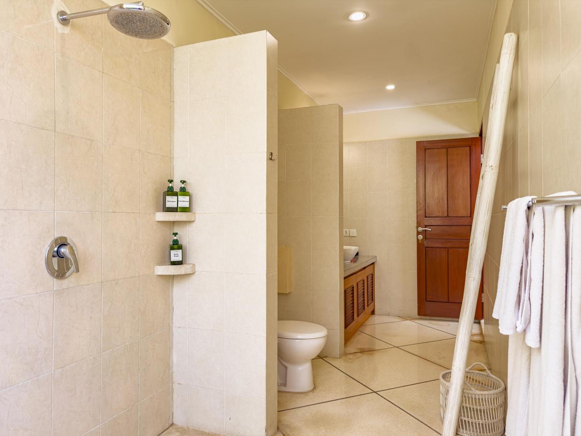 Vara Managed By Bugis Villa Seminyak (Bali)