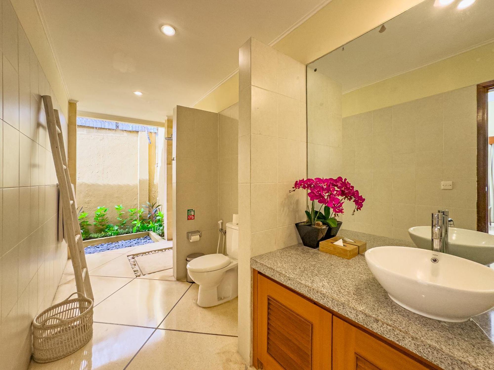 Vara Managed By Bugis Seminyak (Bali)