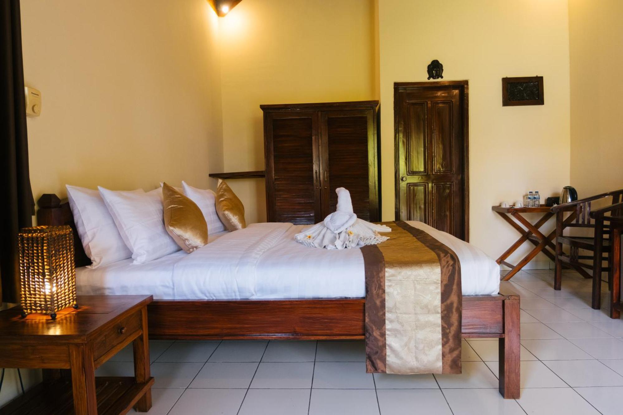 New Starlight 3* Lovina (Bali)