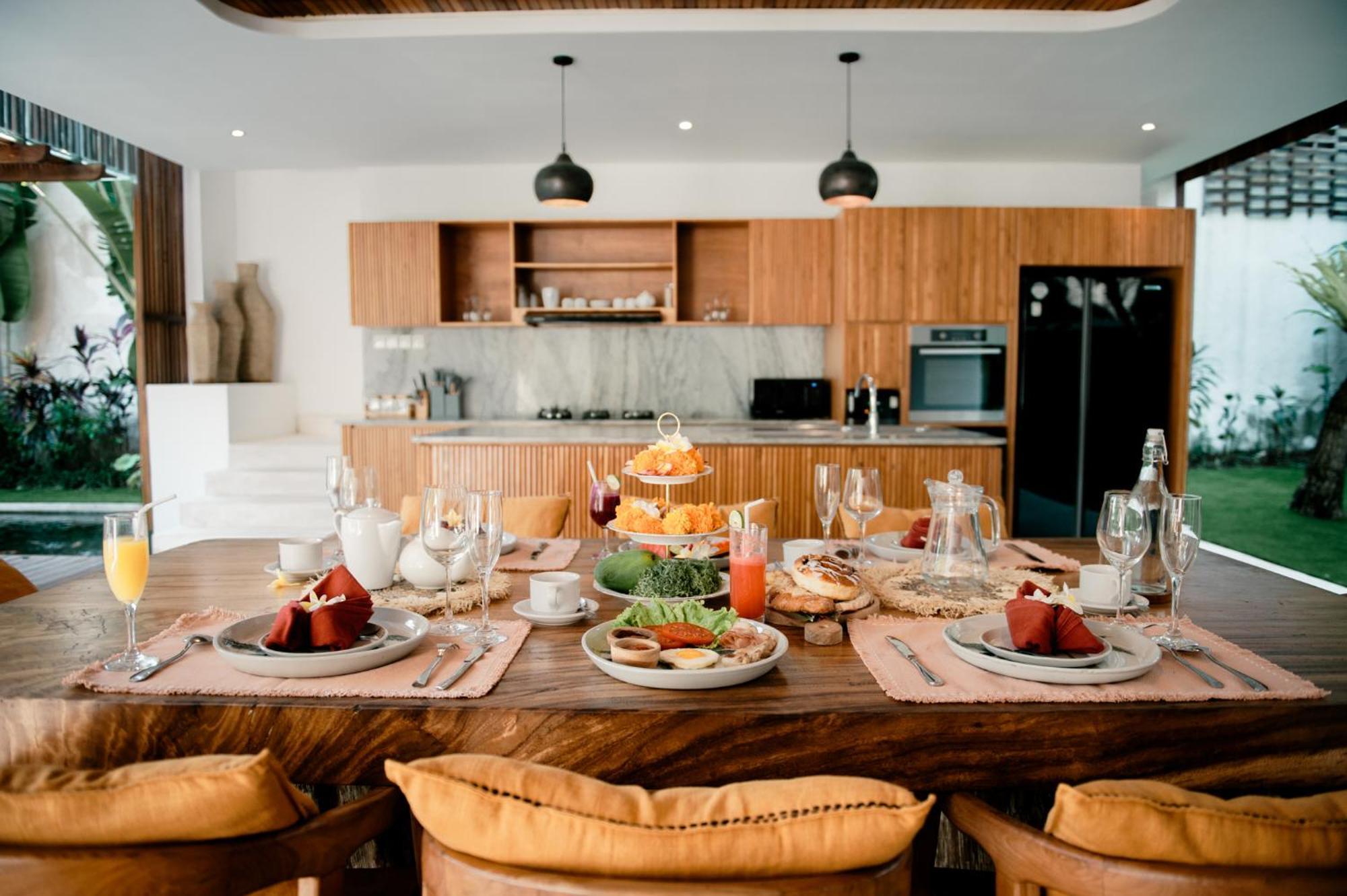 Paya Paya Luxury Near Beach-potato Head Villa Seminyak (Bali)