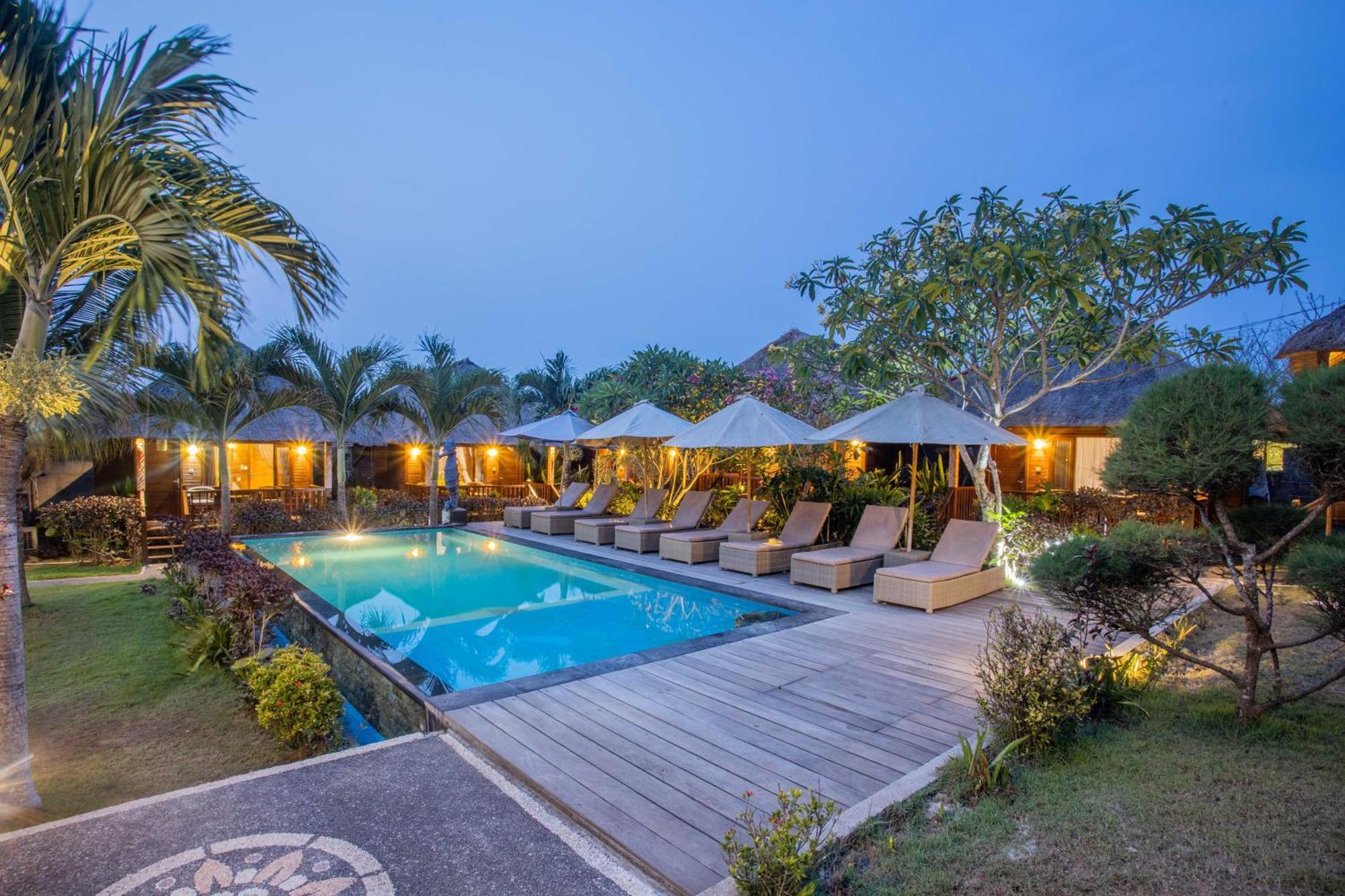Mantra Huts 4*