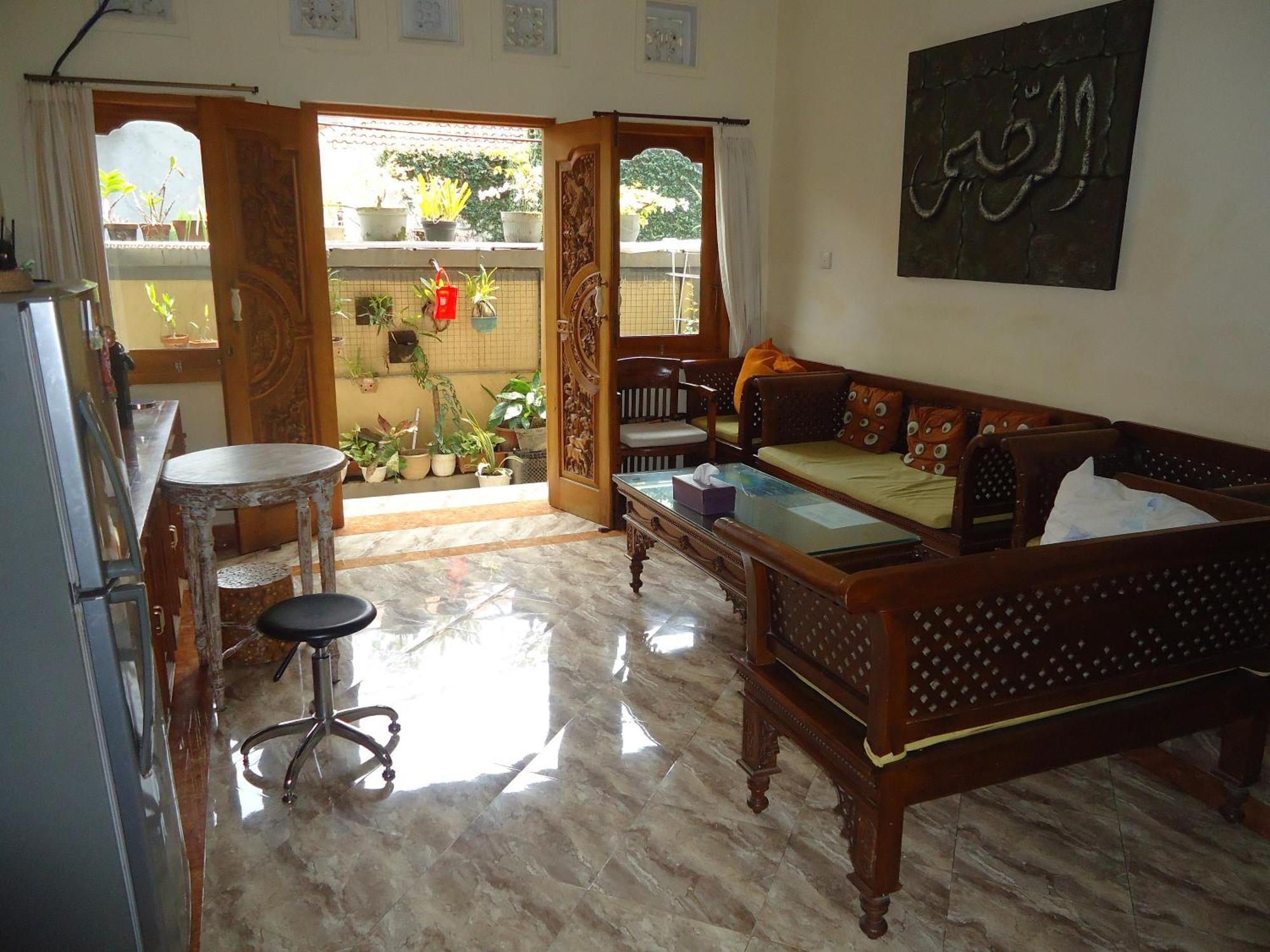 The Reinhold Bali Guest house