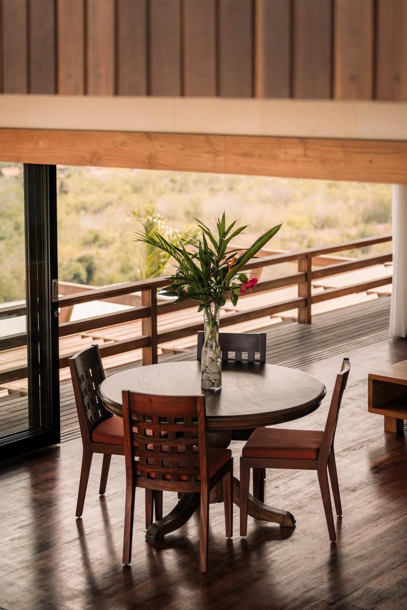 Treetop Villa *