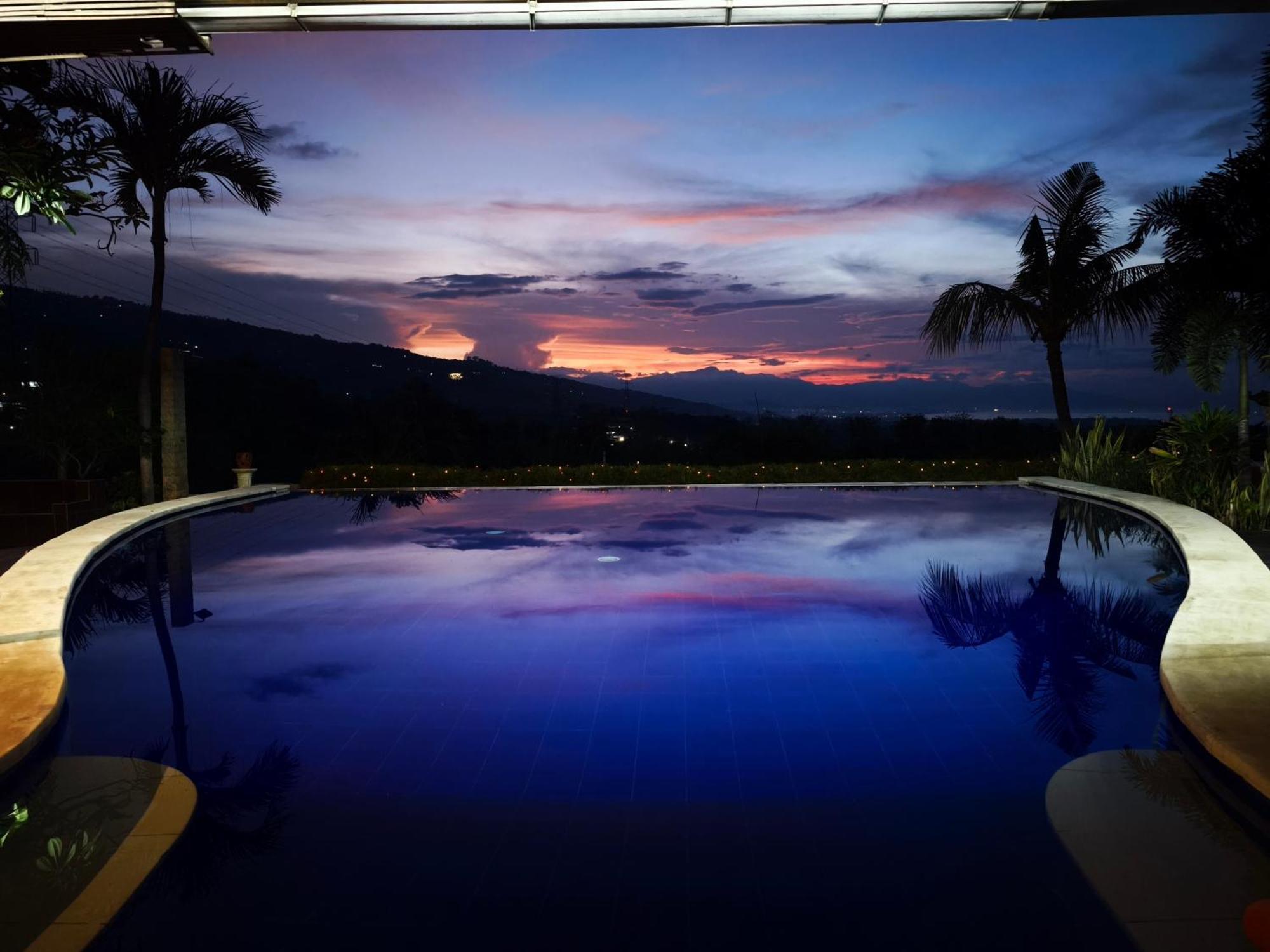 The Dharma - Mountain, Sea & Sunset View - Private W Starlink - 5br